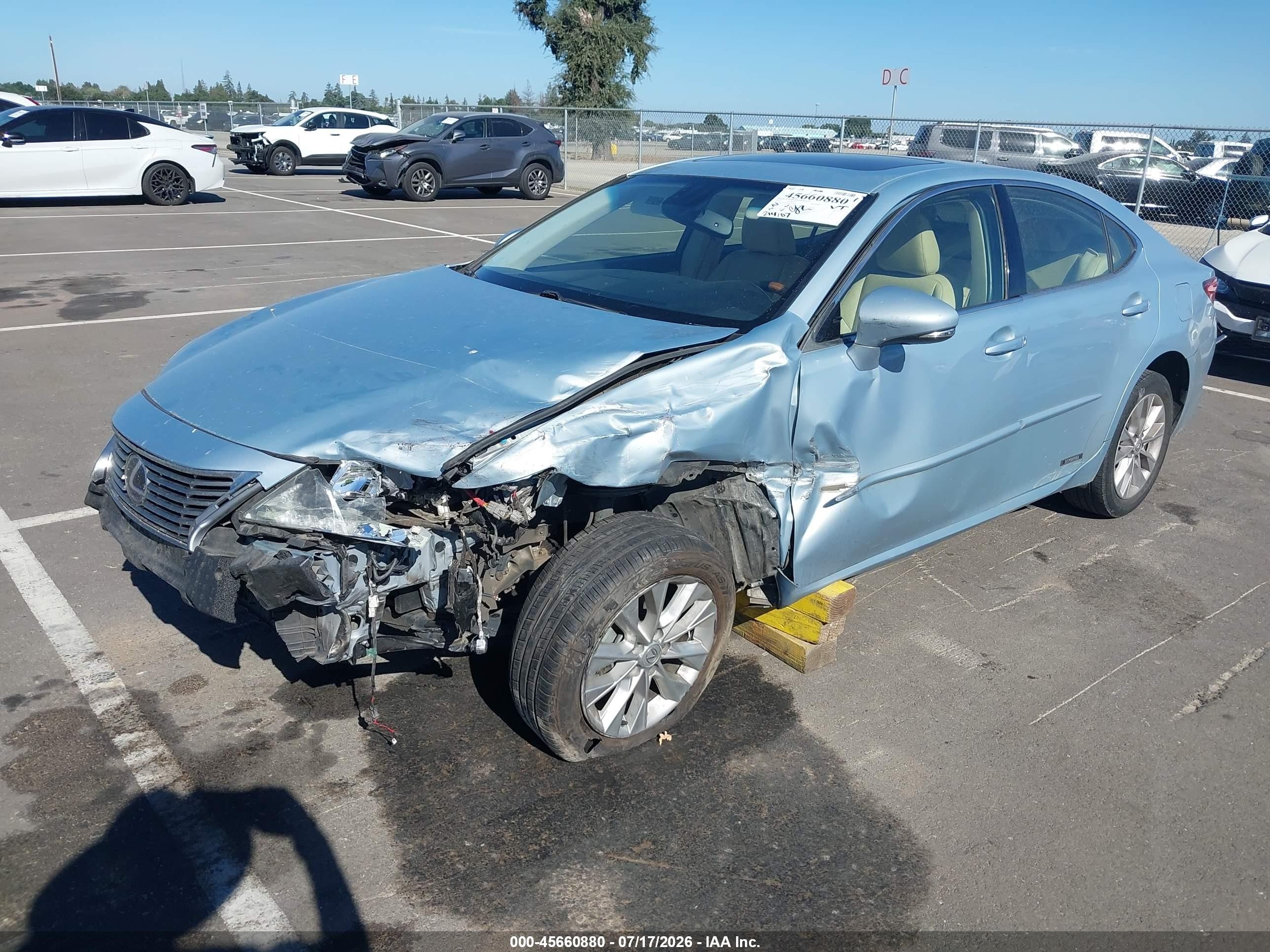 2013 Lexus Es 300h   Light Blue vin: JTHBW1GG0D2031760