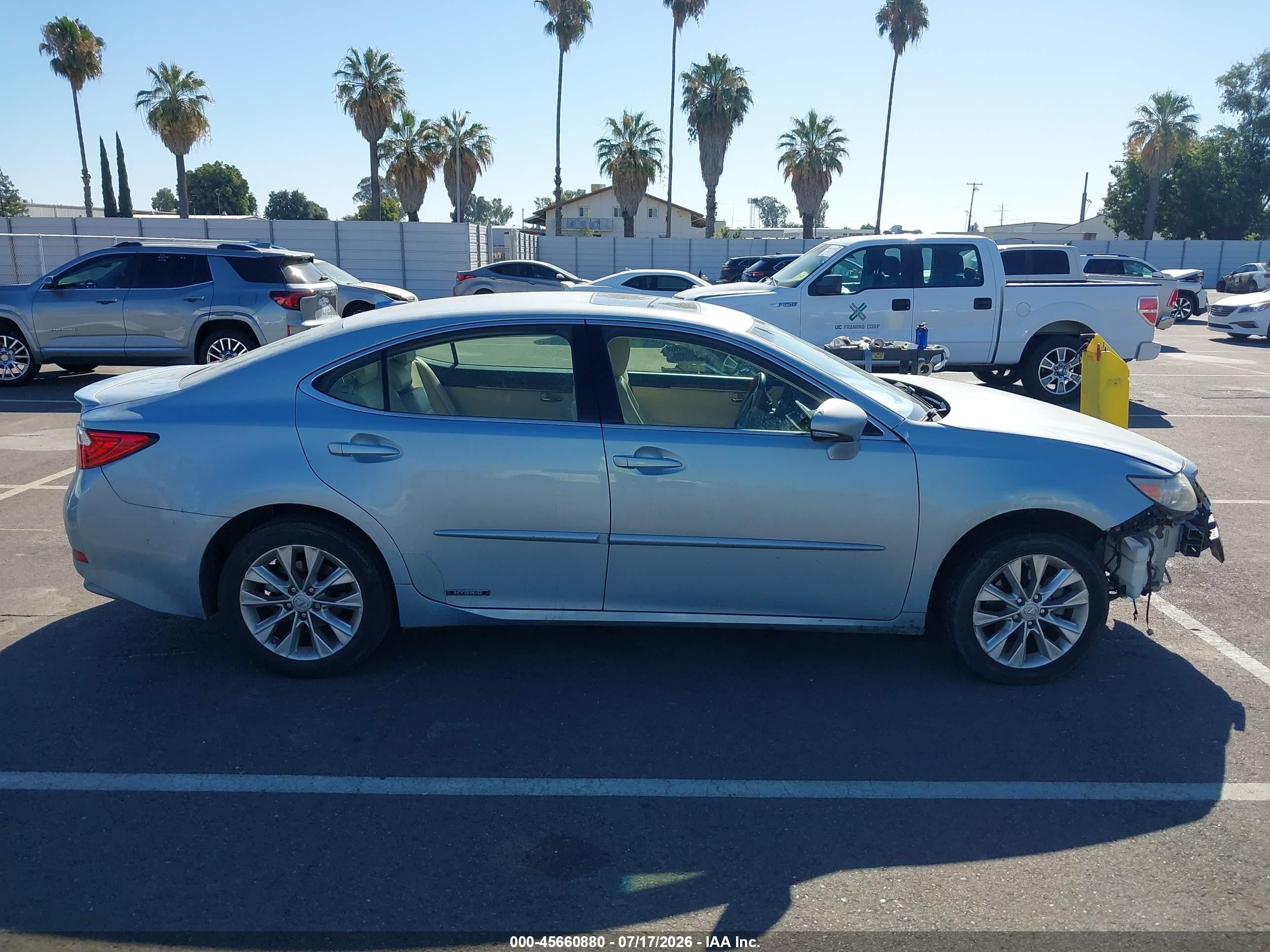 2013 Lexus Es 300h   Light Blue vin: JTHBW1GG0D2031760