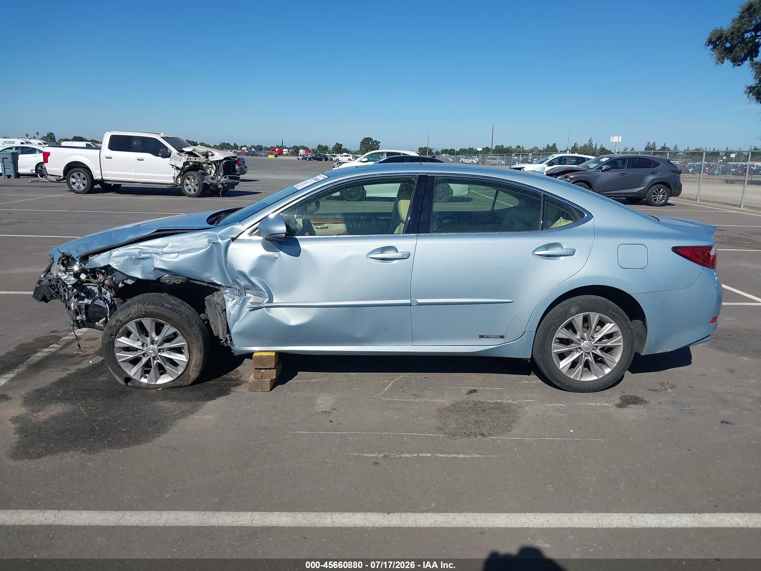 2013 Lexus Es 300h   Light Blue vin: JTHBW1GG0D2031760