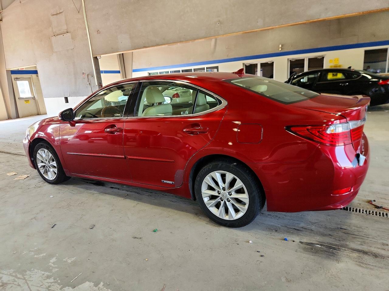 2013 Lexus Es 300h Red vin: JTHBW1GG0D2035078