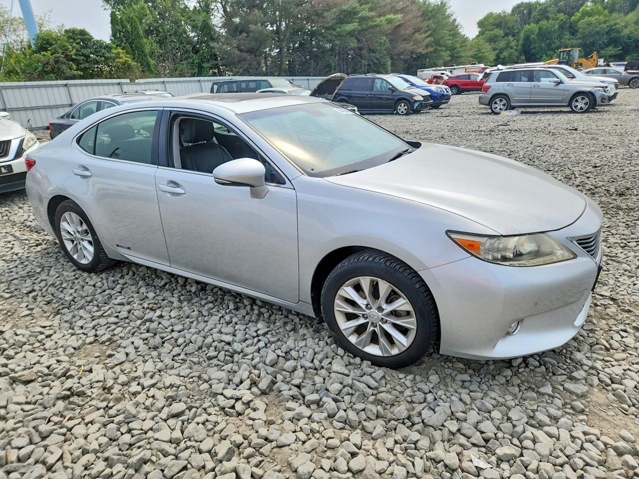 2013 Lexus Es 300h Silver vin: JTHBW1GG0D2038157
