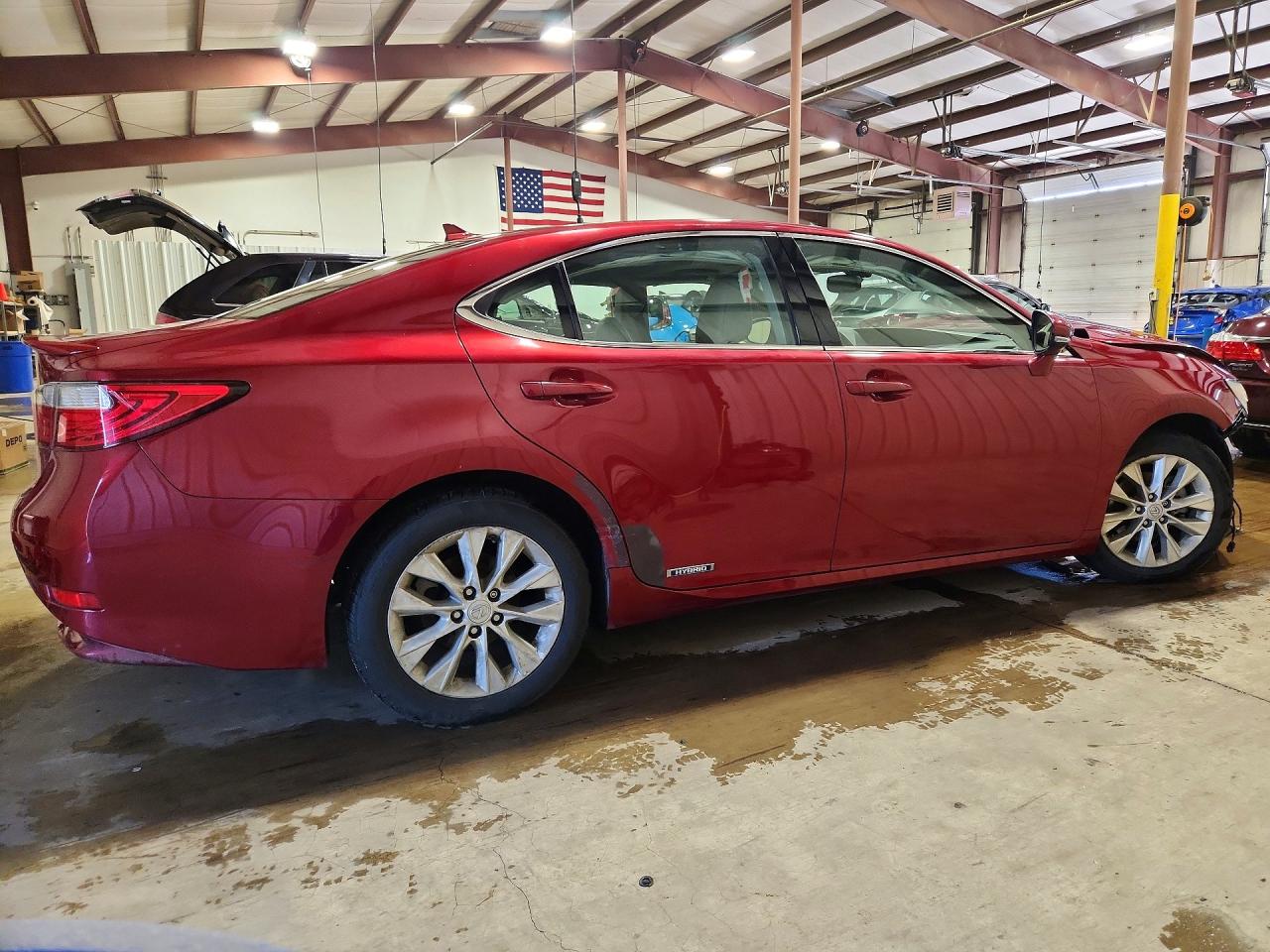2013 Lexus Es 300h Красный vin: JTHBW1GG0D2038238