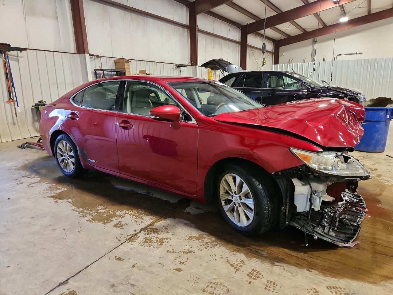 2013 Lexus Es 300h Красный vin: JTHBW1GG0D2038238