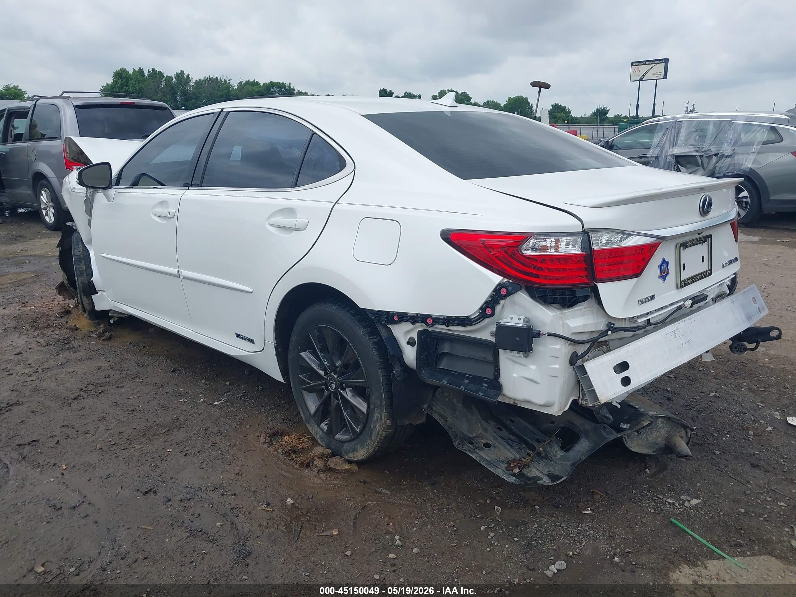 2014 Lexus Es 300h White vin: JTHBW1GG0E2059852