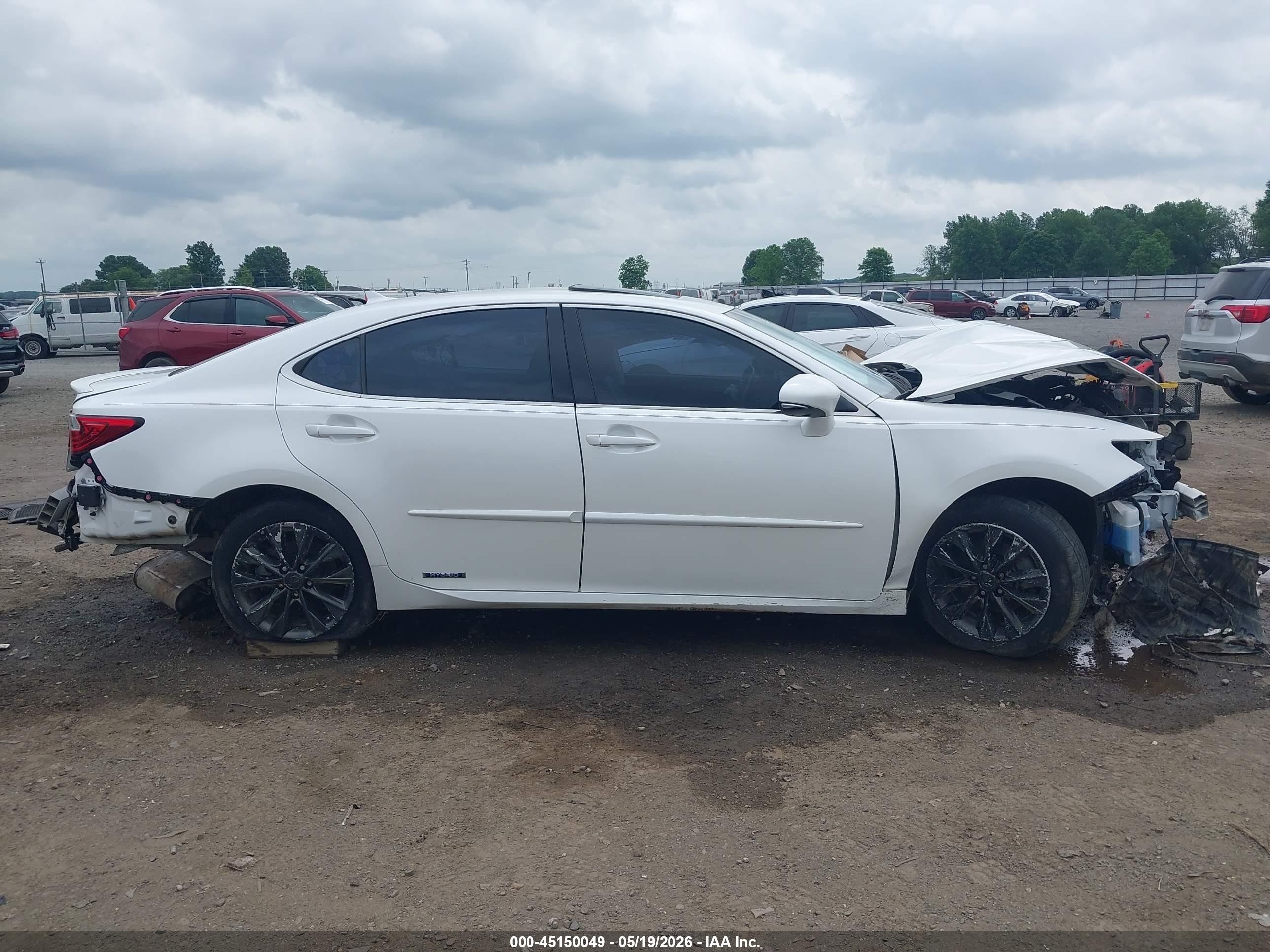 2014 Lexus Es 300h White vin: JTHBW1GG0E2059852