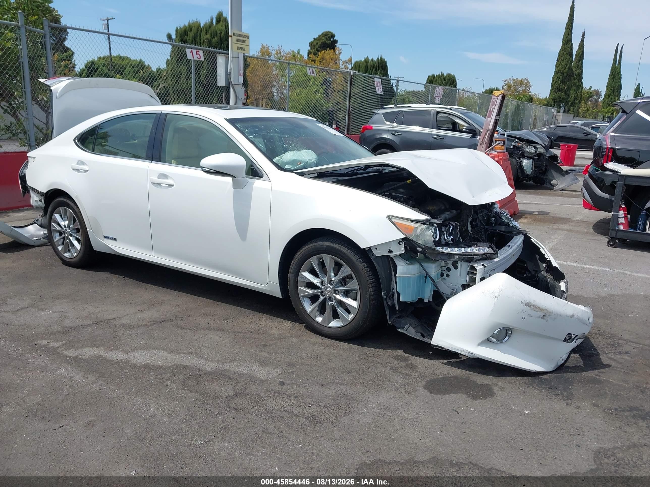 2013 Lexus Es 300h   White vin: JTHBW1GG1D2021819