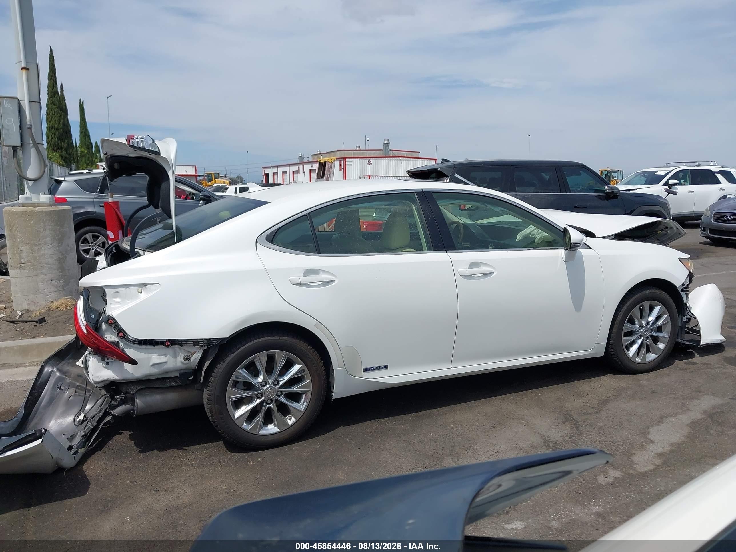 2013 Lexus Es 300h White vin: JTHBW1GG1D2021819