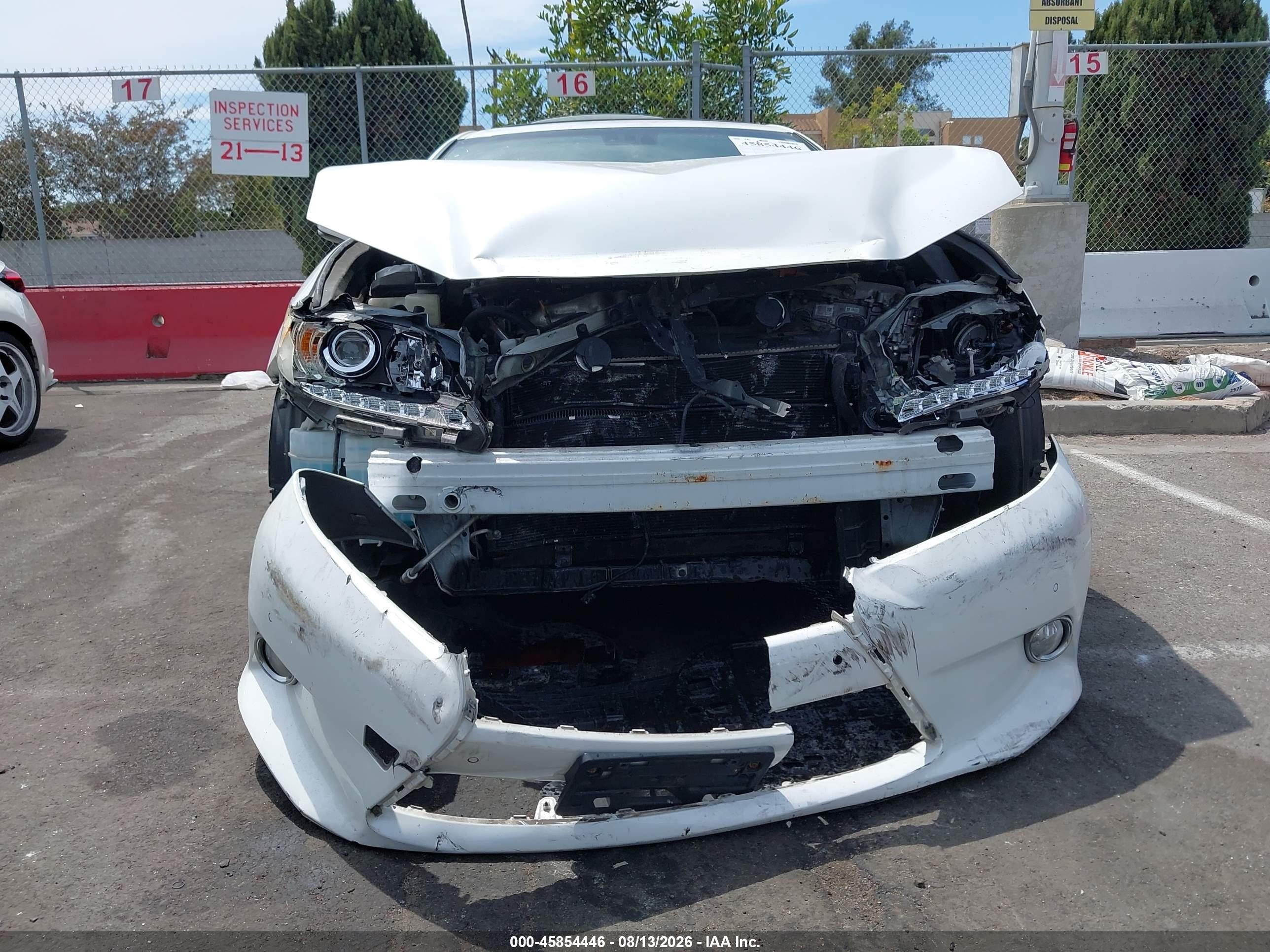 2013 Lexus Es 300h White vin: JTHBW1GG1D2021819