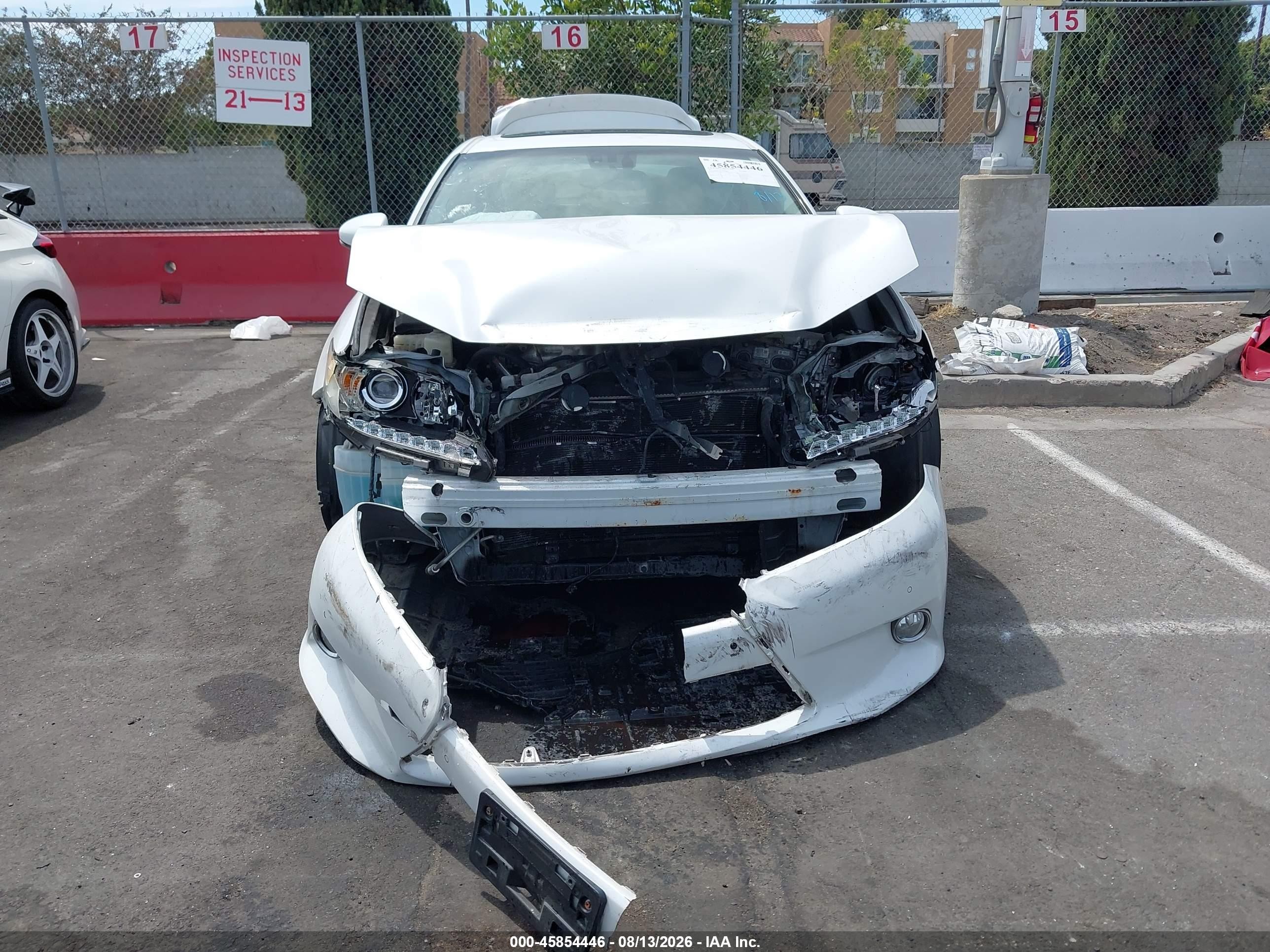 2013 Lexus Es 300h White vin: JTHBW1GG1D2021819