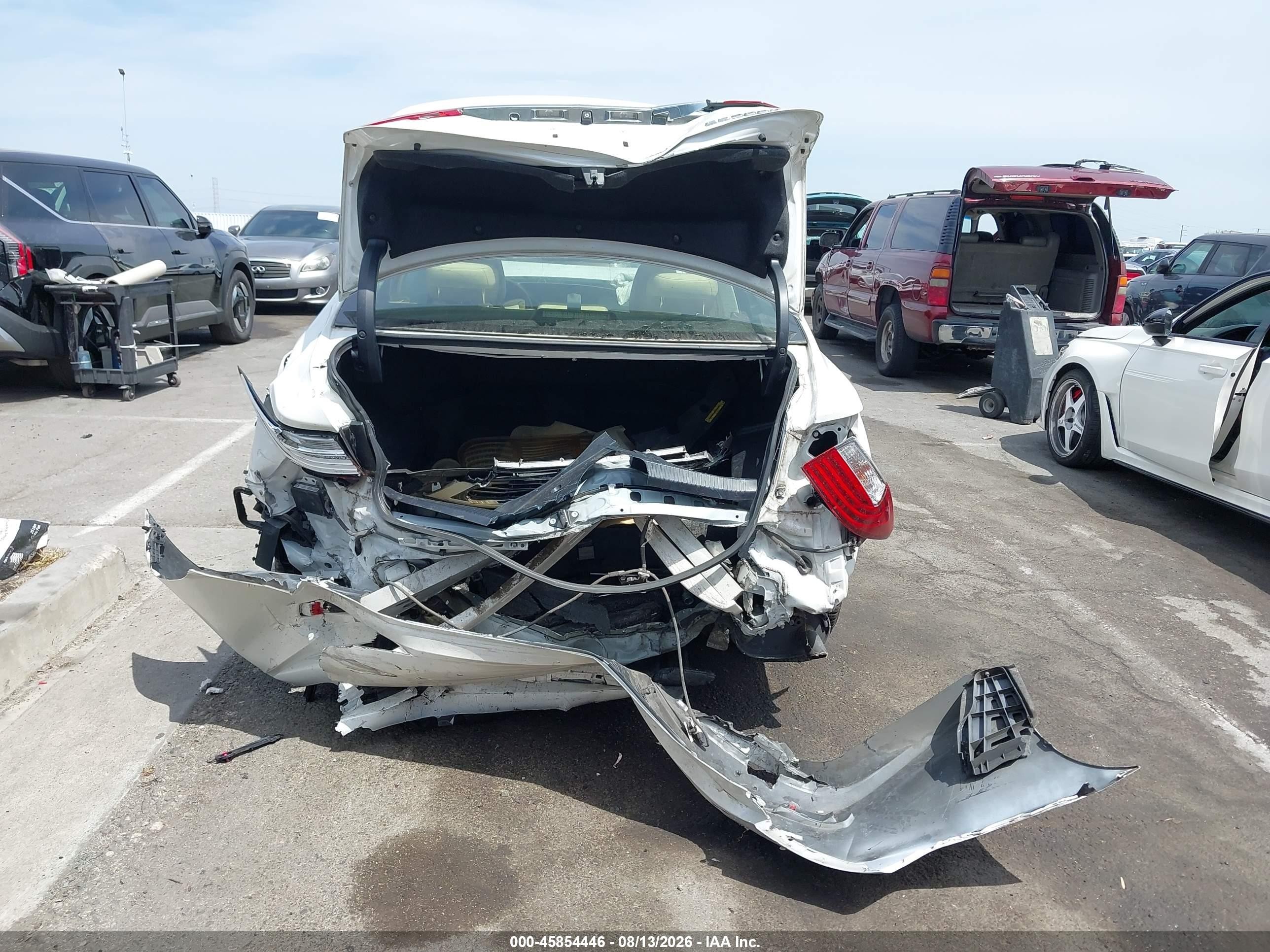 2013 Lexus Es 300h White vin: JTHBW1GG1D2021819