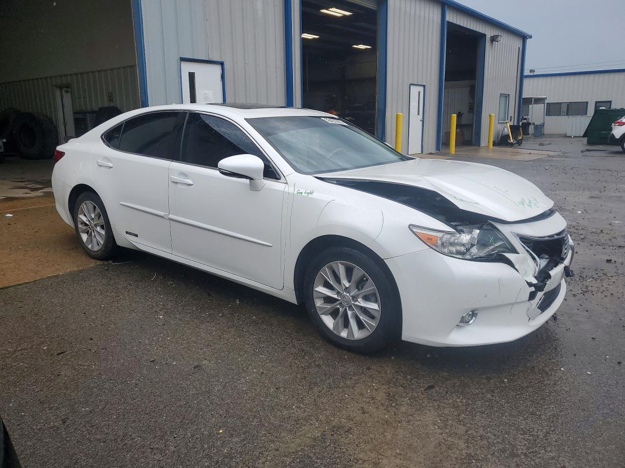 2014 Lexus Es 300h White vin: JTHBW1GG1E2045474