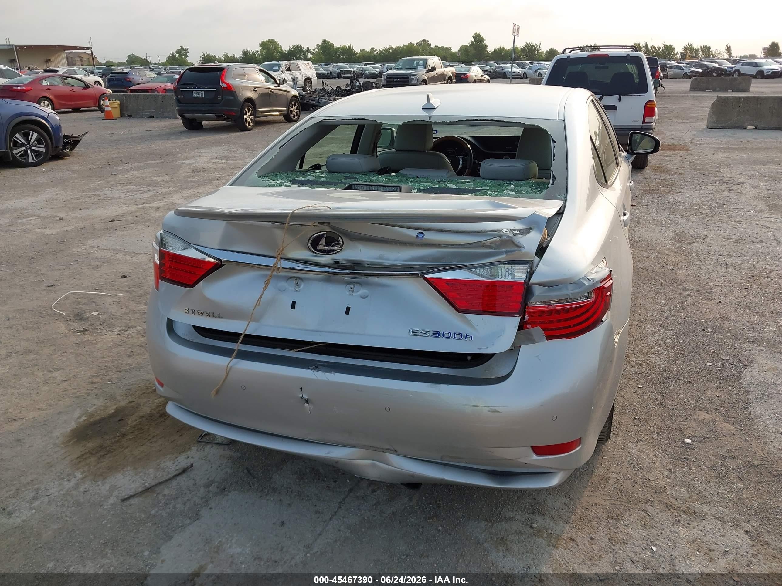 2014 Lexus Es 300h   Серебряный vin: JTHBW1GG1E2047502