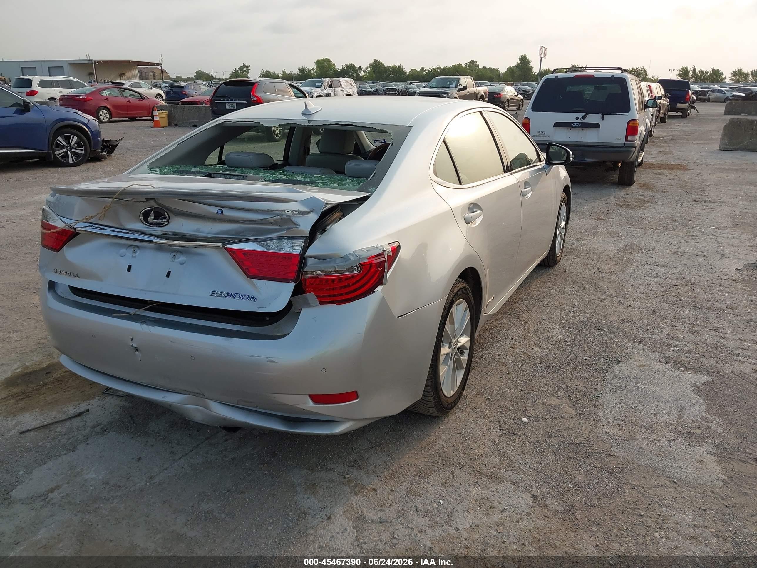 2014 Lexus Es 300h   Серебряный vin: JTHBW1GG1E2047502