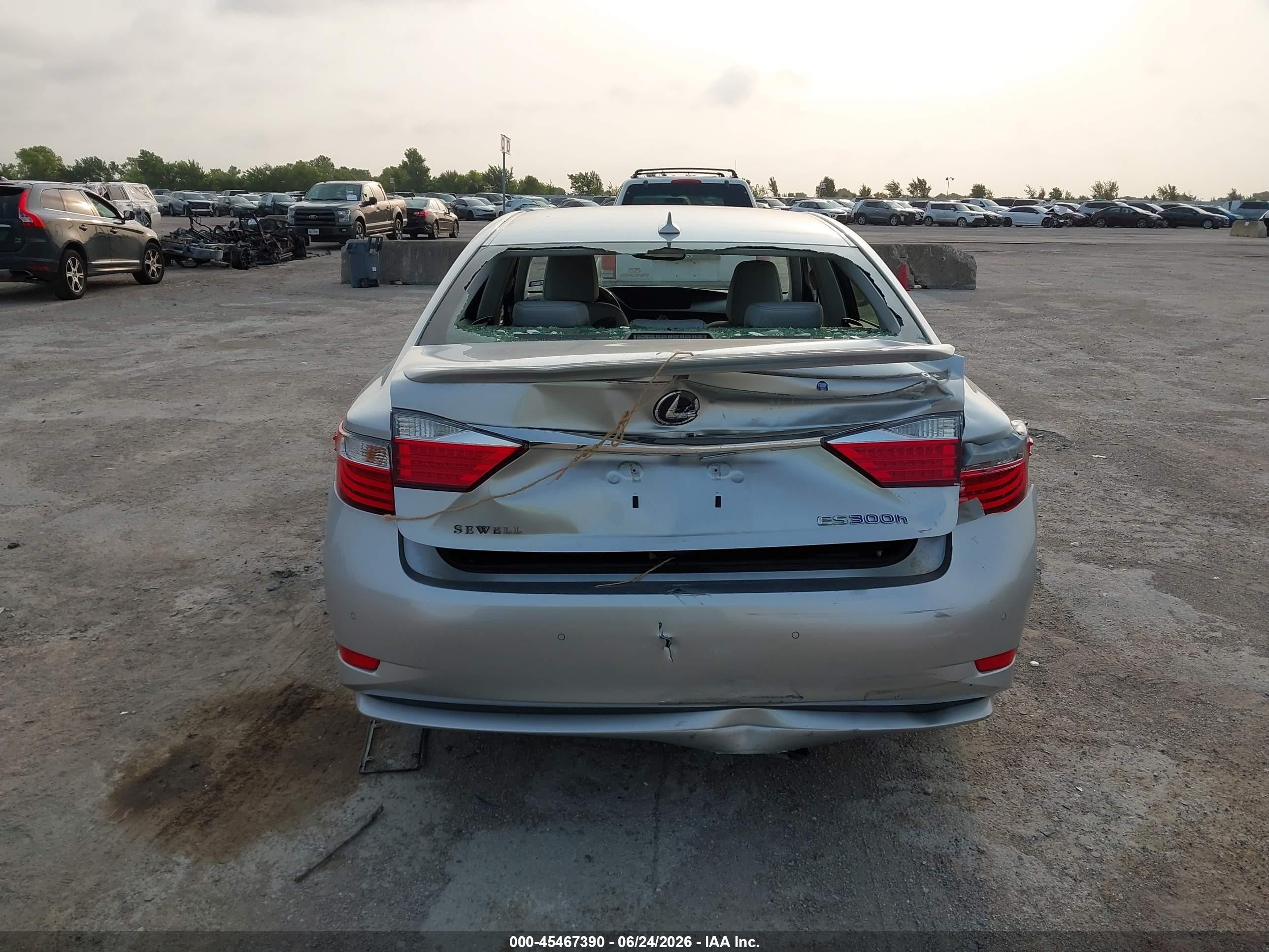 2014 Lexus Es 300h   Серебряный vin: JTHBW1GG1E2047502