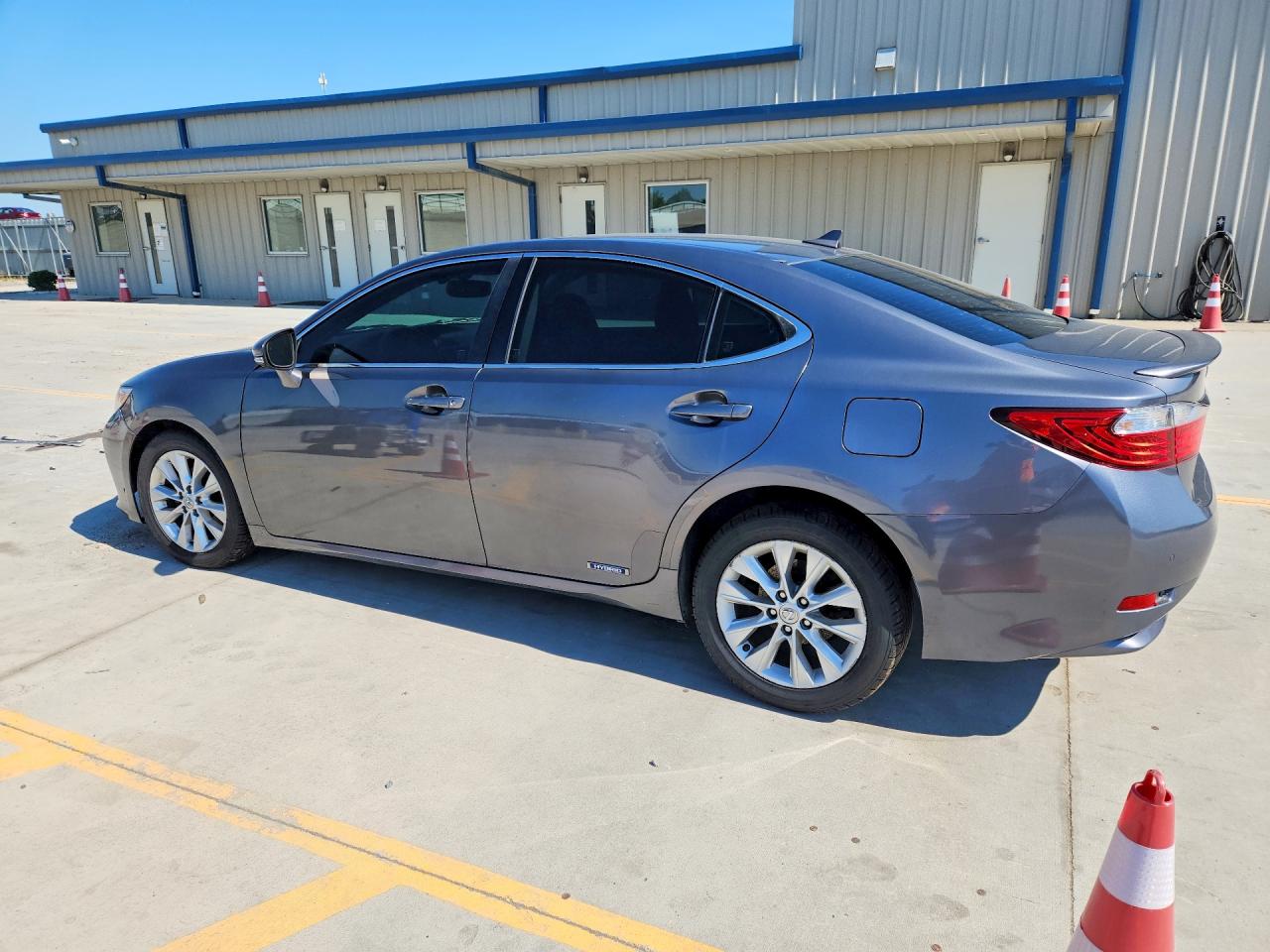 2014 Lexus Es 300h Charcoal vin: JTHBW1GG1E2051422
