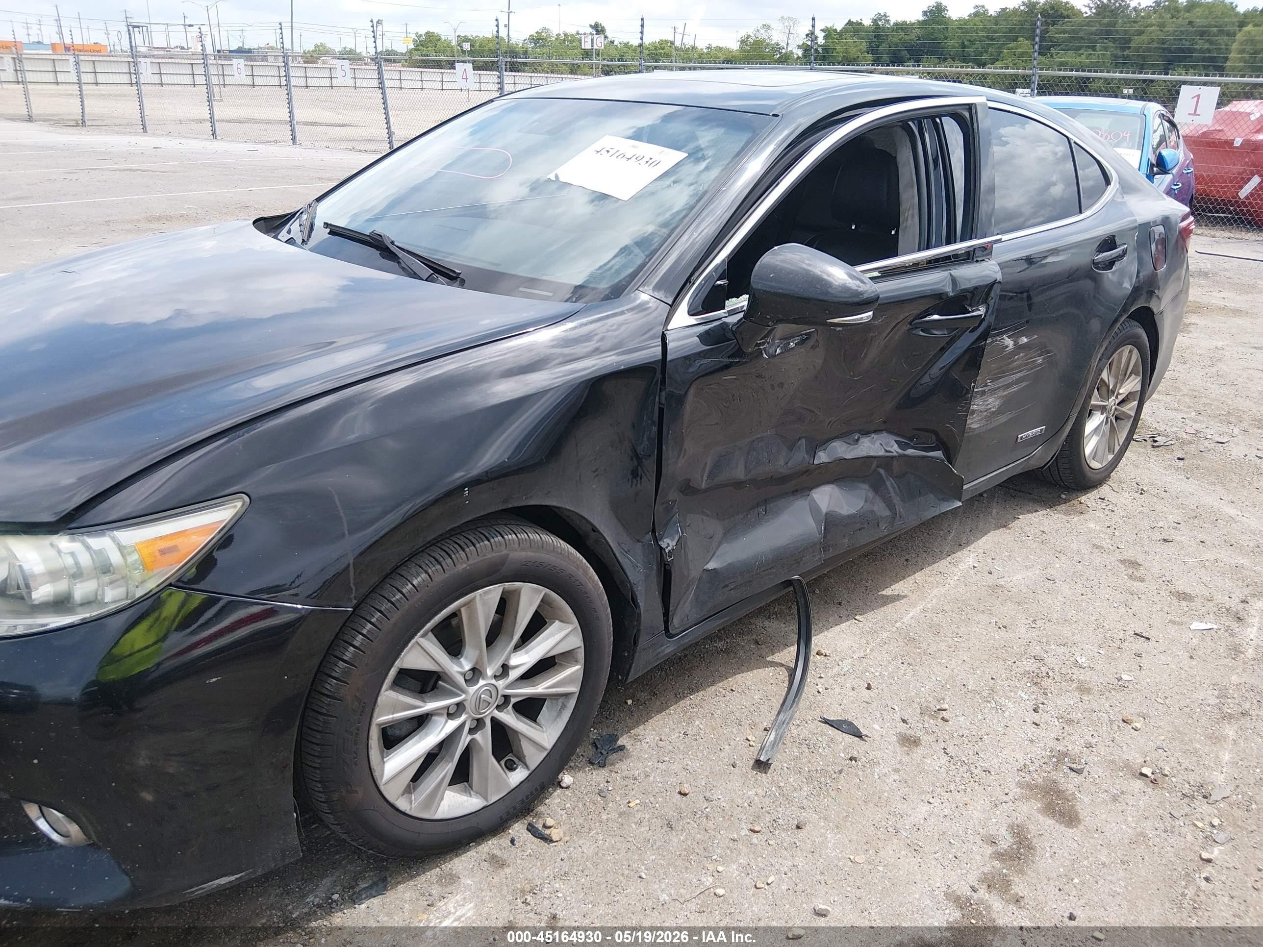 2014 Lexus Es 300h   Black vin: JTHBW1GG1E2057639