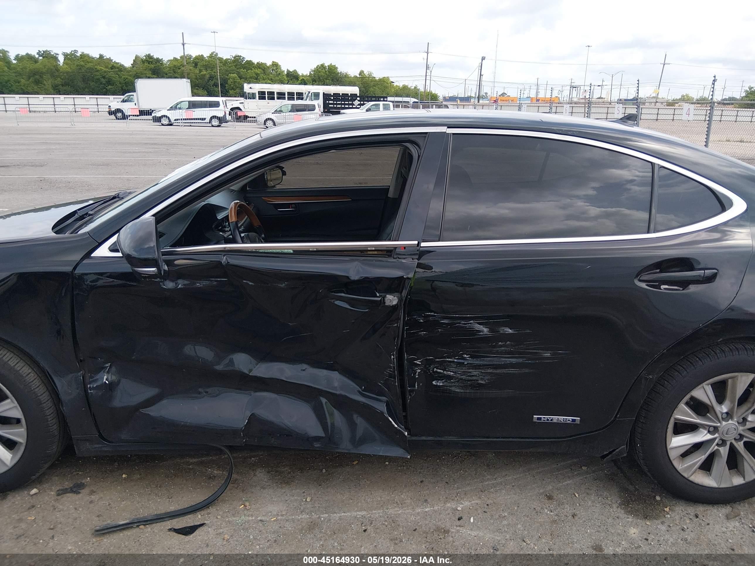 2014 Lexus Es 300h   Black vin: JTHBW1GG1E2057639