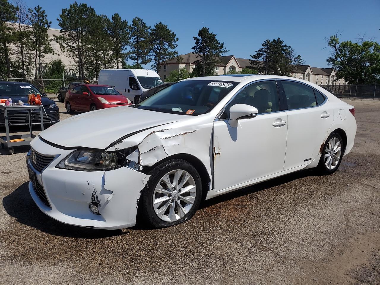 2014 Lexus Es 300h White vin: JTHBW1GG1E2058886 Damage: Left Head Lamp, Broken, Replacement Required