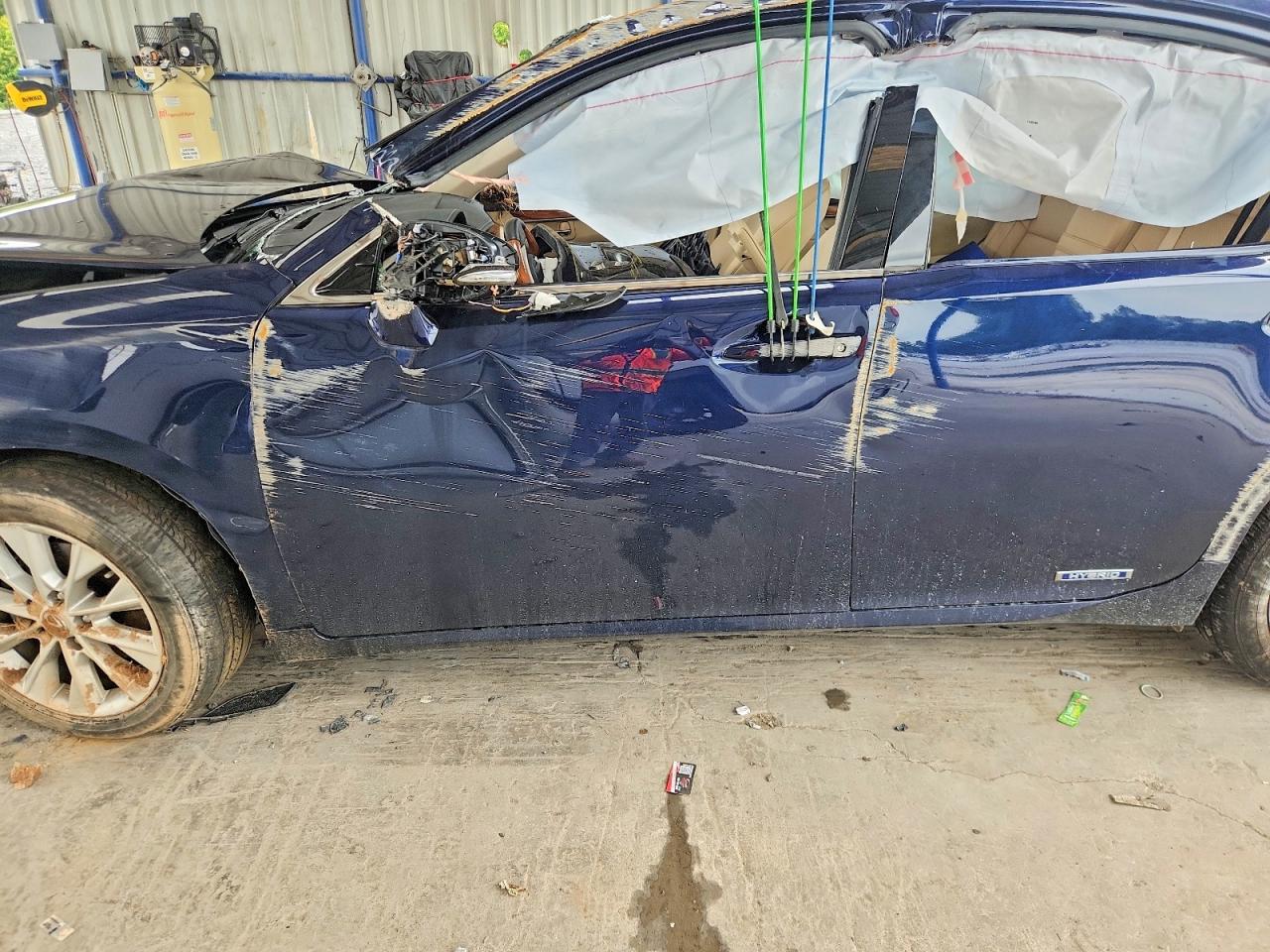2014 Lexus Es 300h Blue vin: JTHBW1GG1E2061772