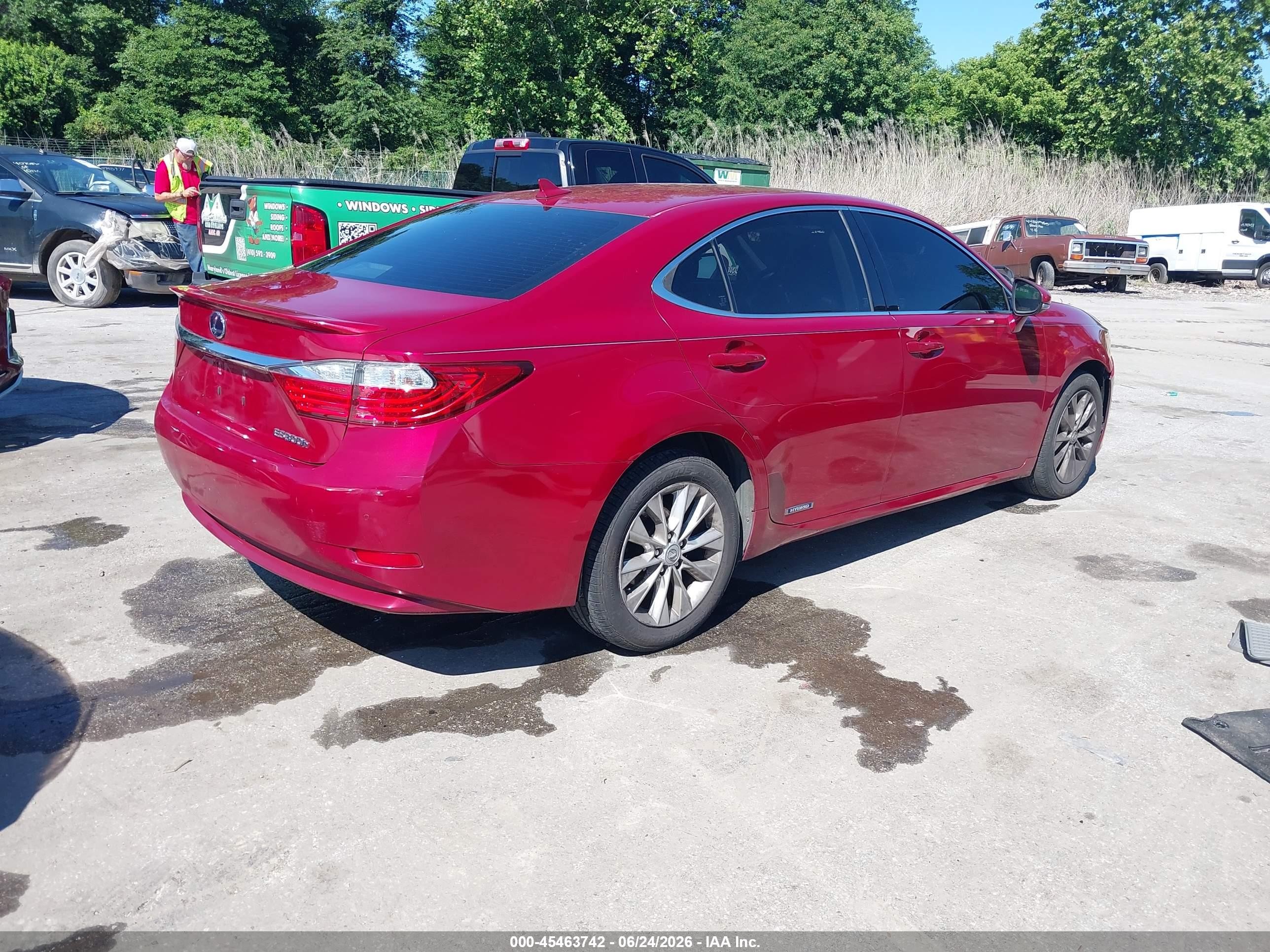 2014 Lexus Es 300h Red vin: JTHBW1GG1E2071217