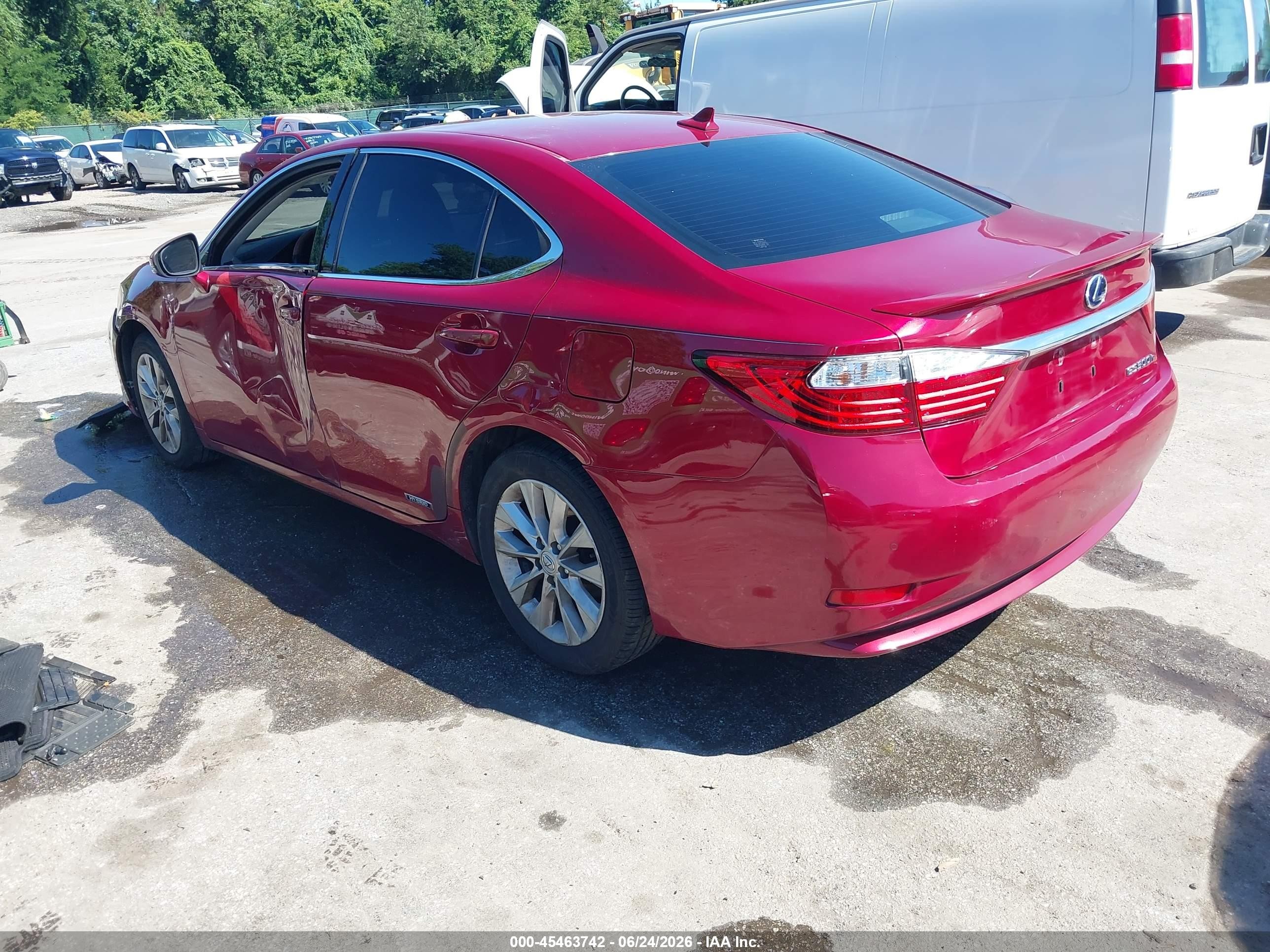 2014 Lexus Es 300h Red vin: JTHBW1GG1E2071217