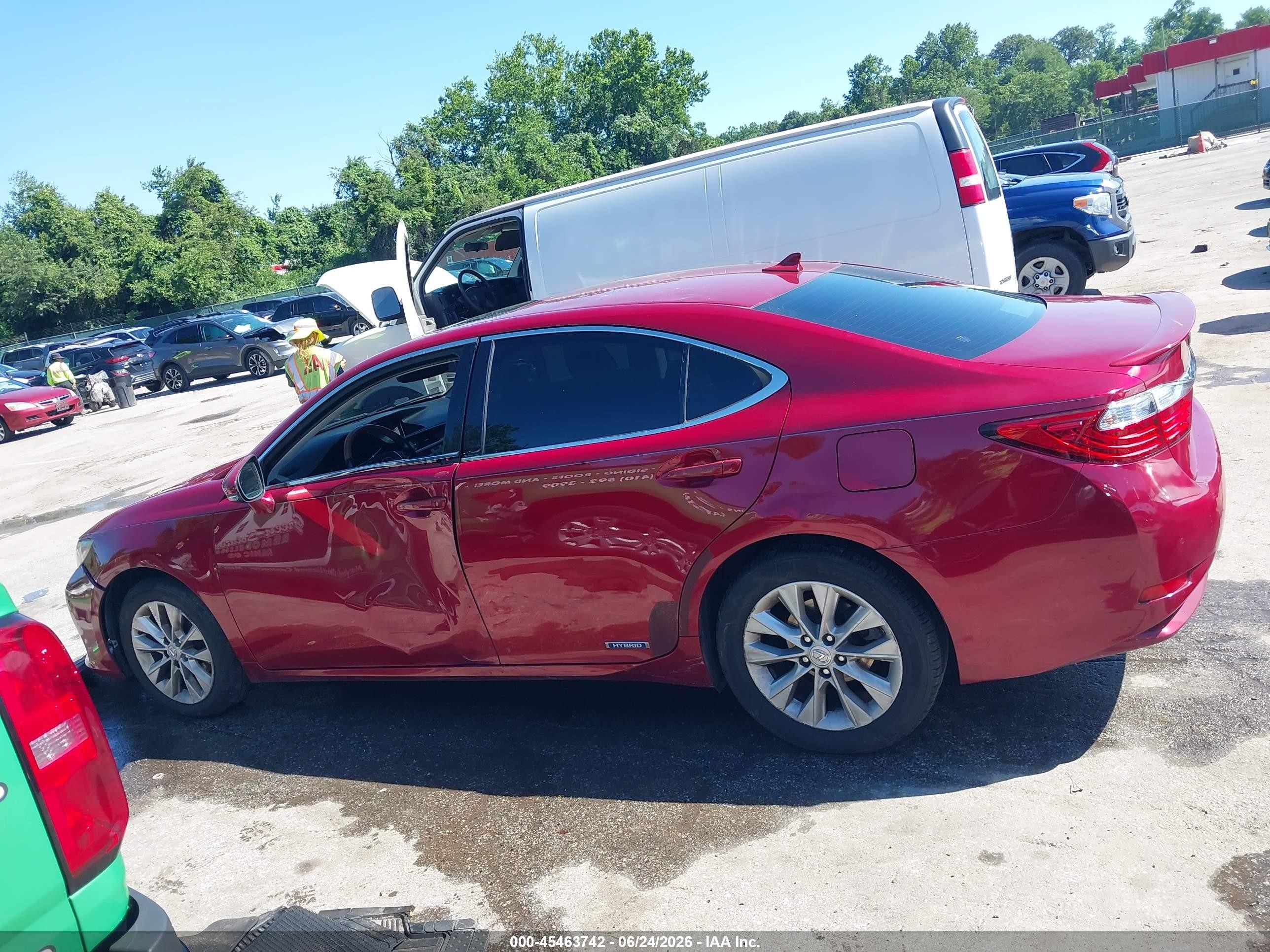 2014 Lexus Es 300h Red vin: JTHBW1GG1E2071217