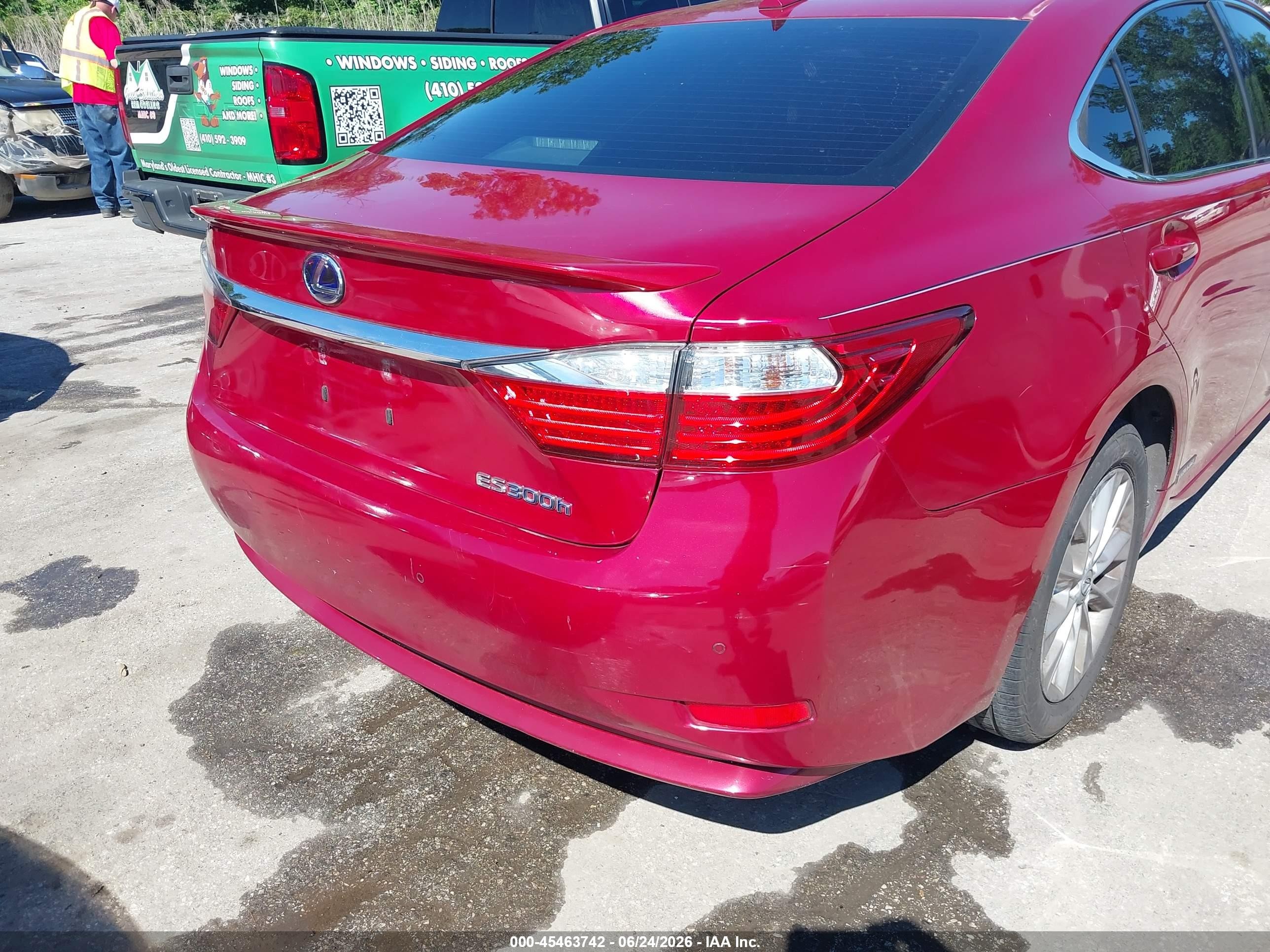 2014 Lexus Es 300h Red vin: JTHBW1GG1E2071217