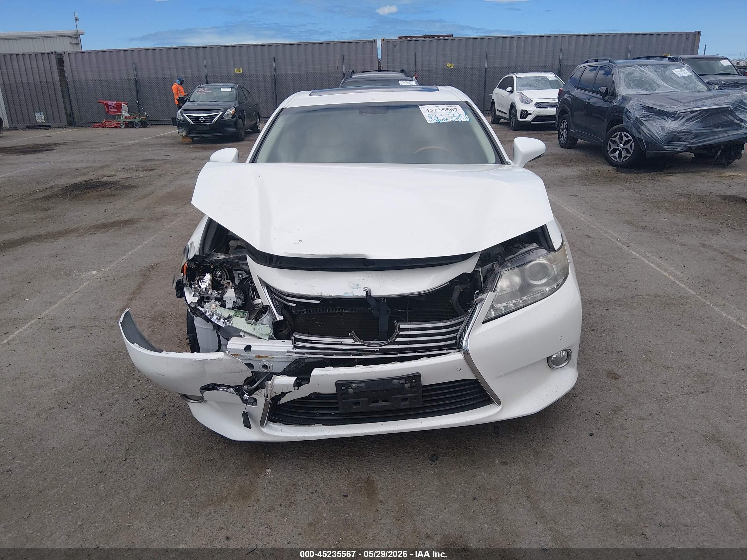 2013 Lexus Es 300h   White vin: JTHBW1GG2D2006438