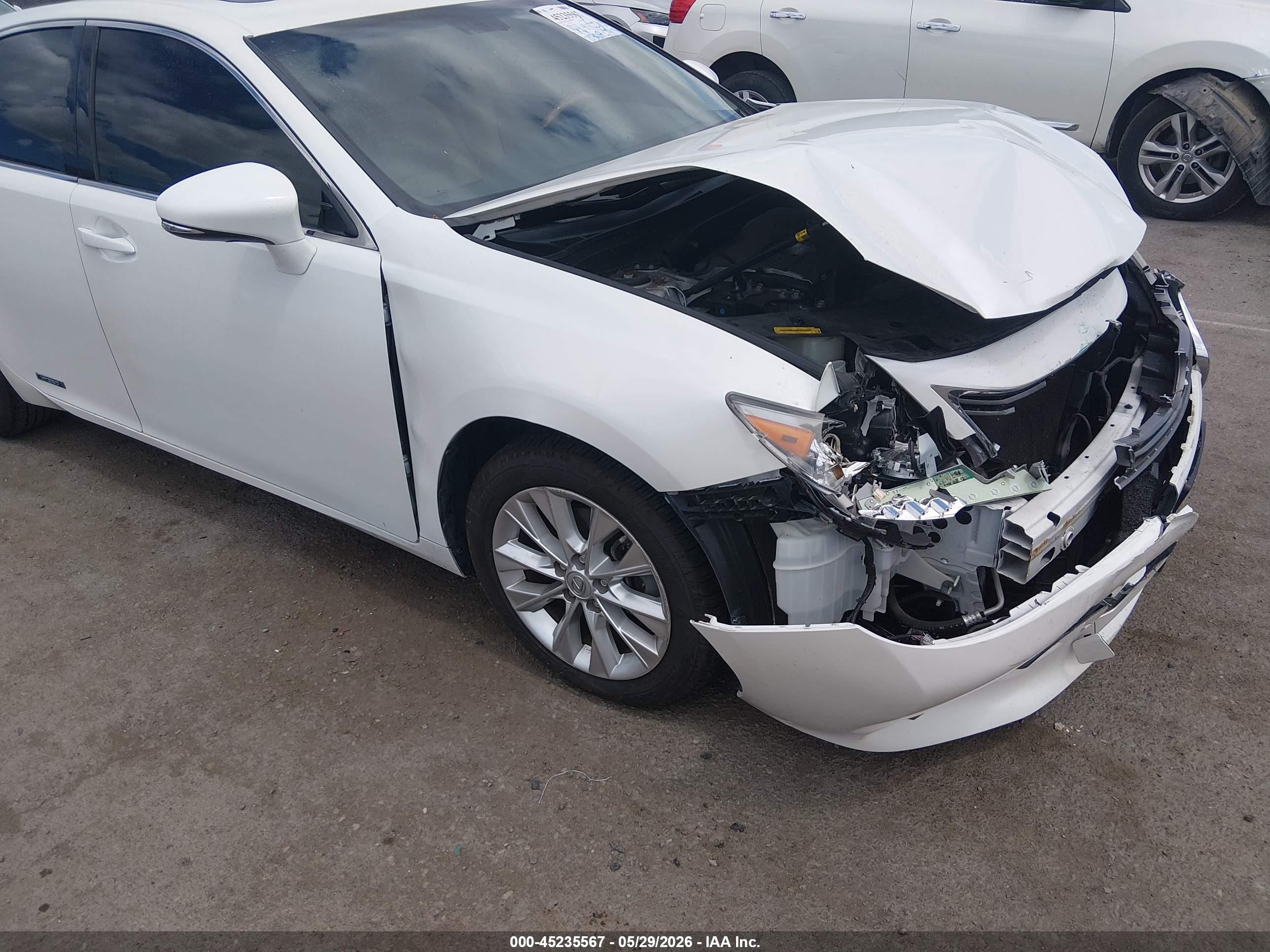 2013 Lexus Es 300h   White vin: JTHBW1GG2D2006438