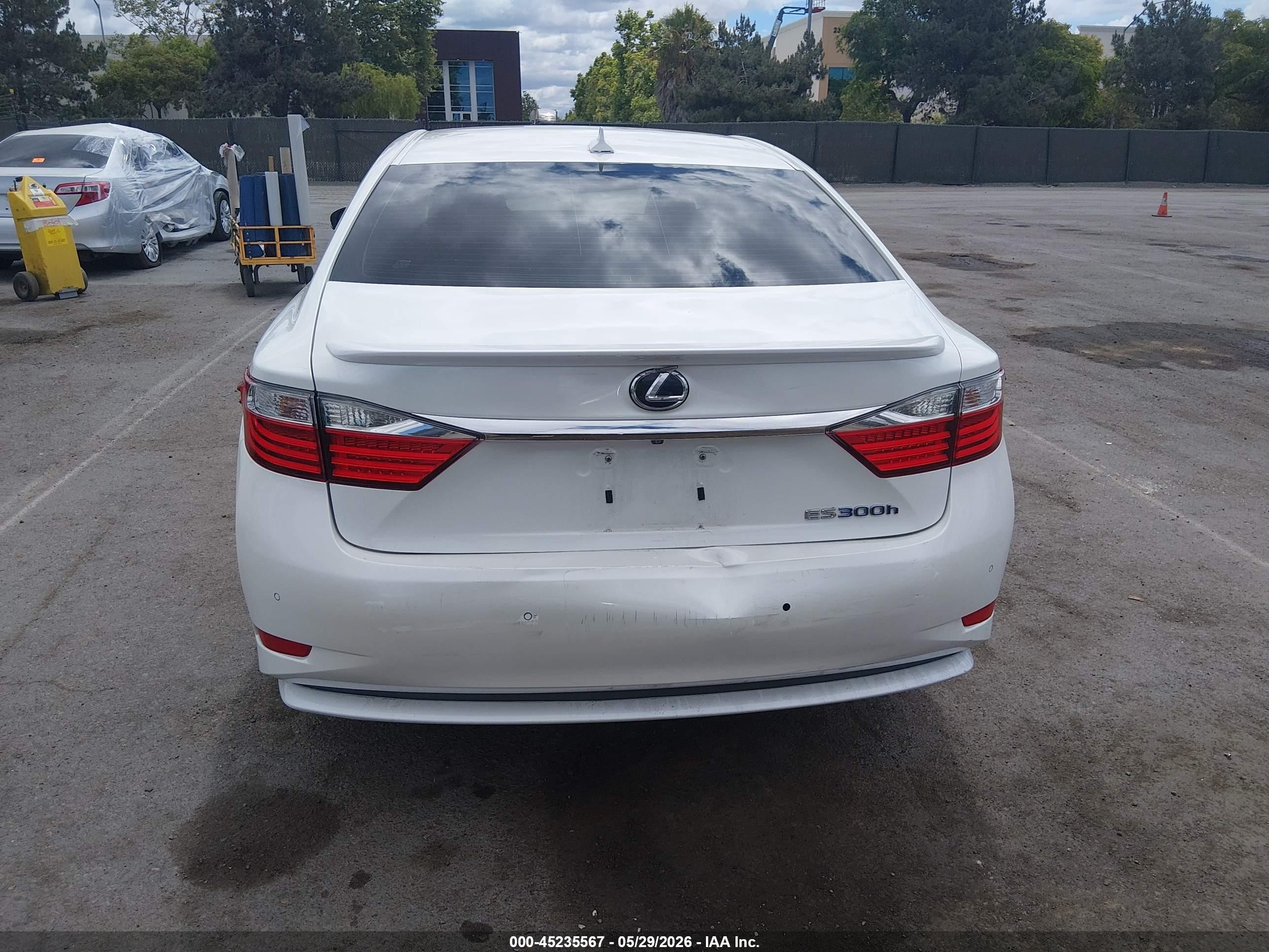 2013 Lexus Es 300h   White vin: JTHBW1GG2D2006438