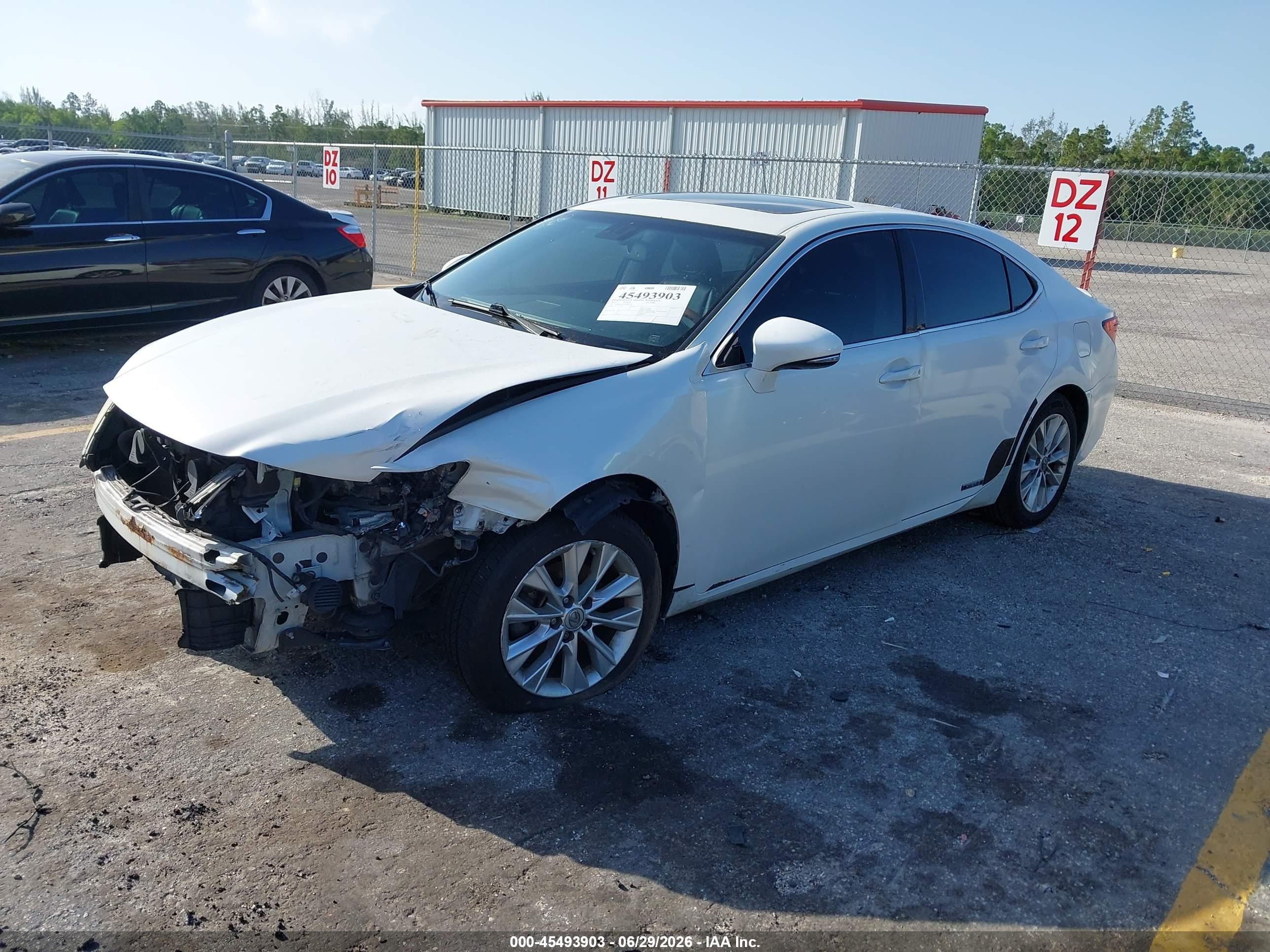 2013 Lexus Es 300h   Белый vin: JTHBW1GG2D2008738