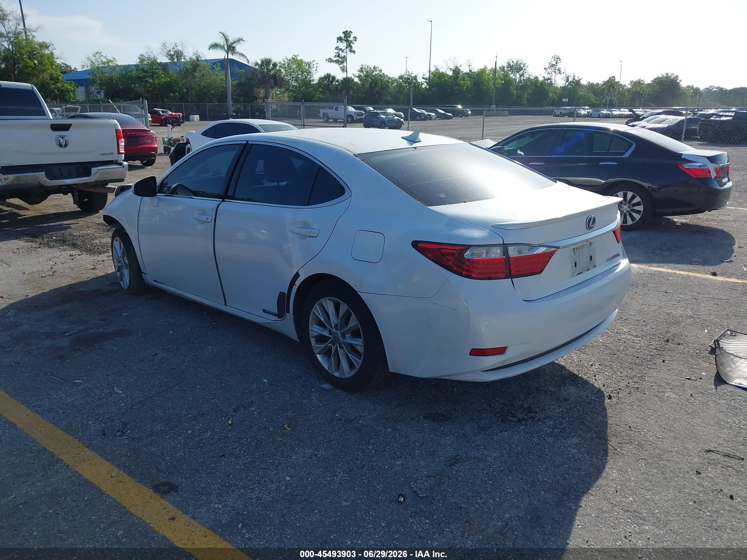 2013 Lexus Es 300h   Белый vin: JTHBW1GG2D2008738