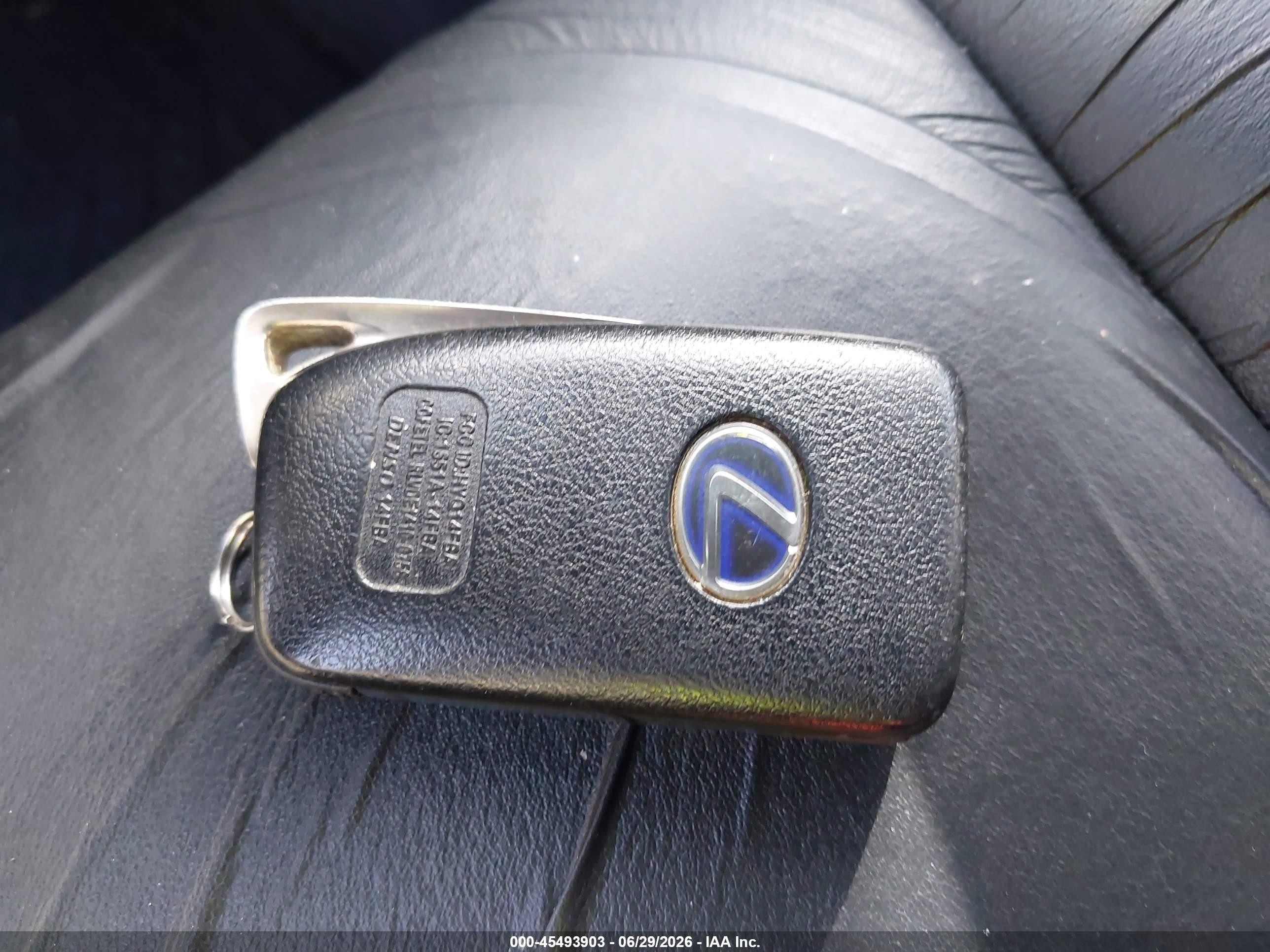 2013 Lexus Es 300h   Белый vin: JTHBW1GG2D2008738