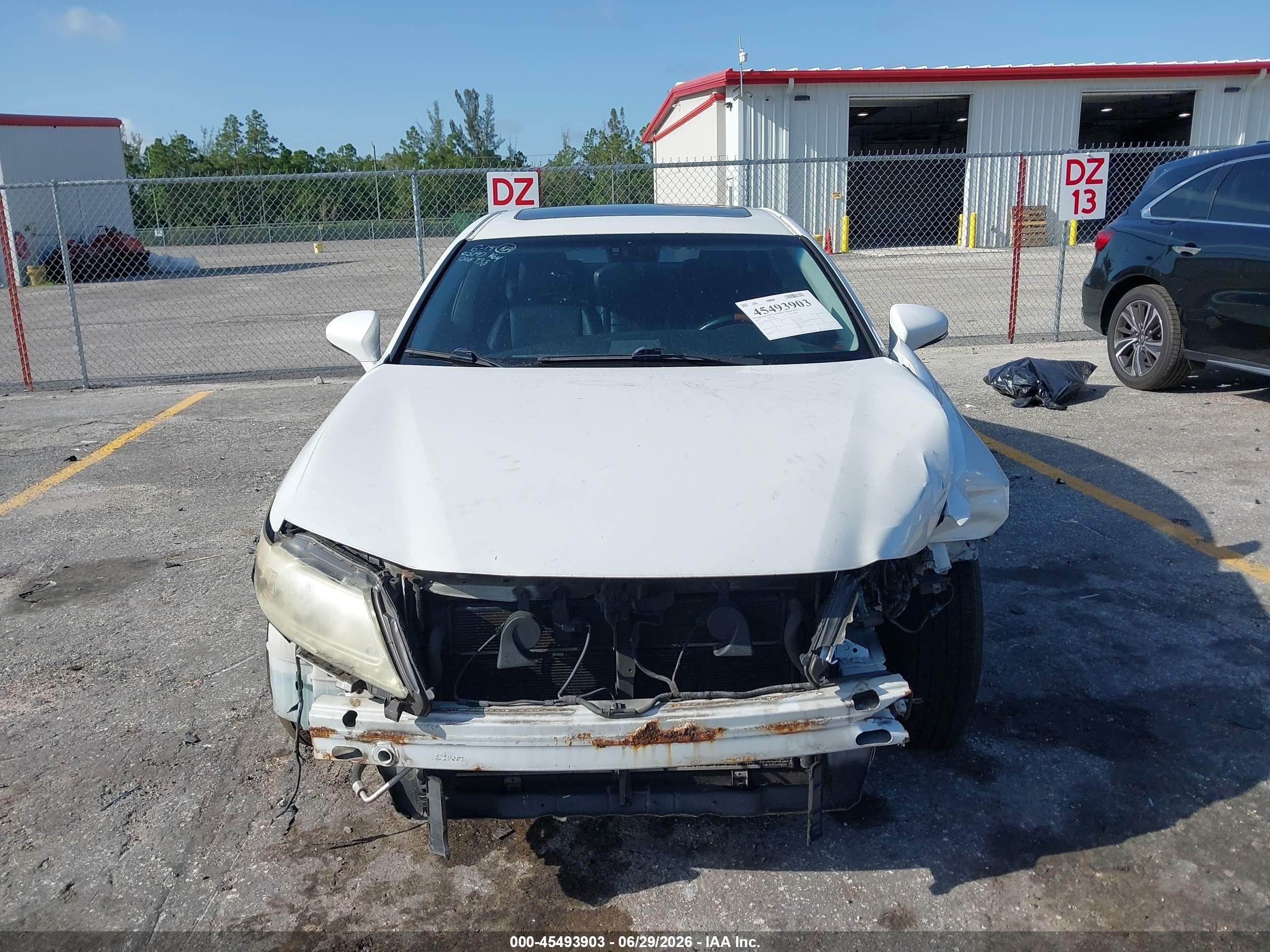 2013 Lexus Es 300h   Белый vin: JTHBW1GG2D2008738