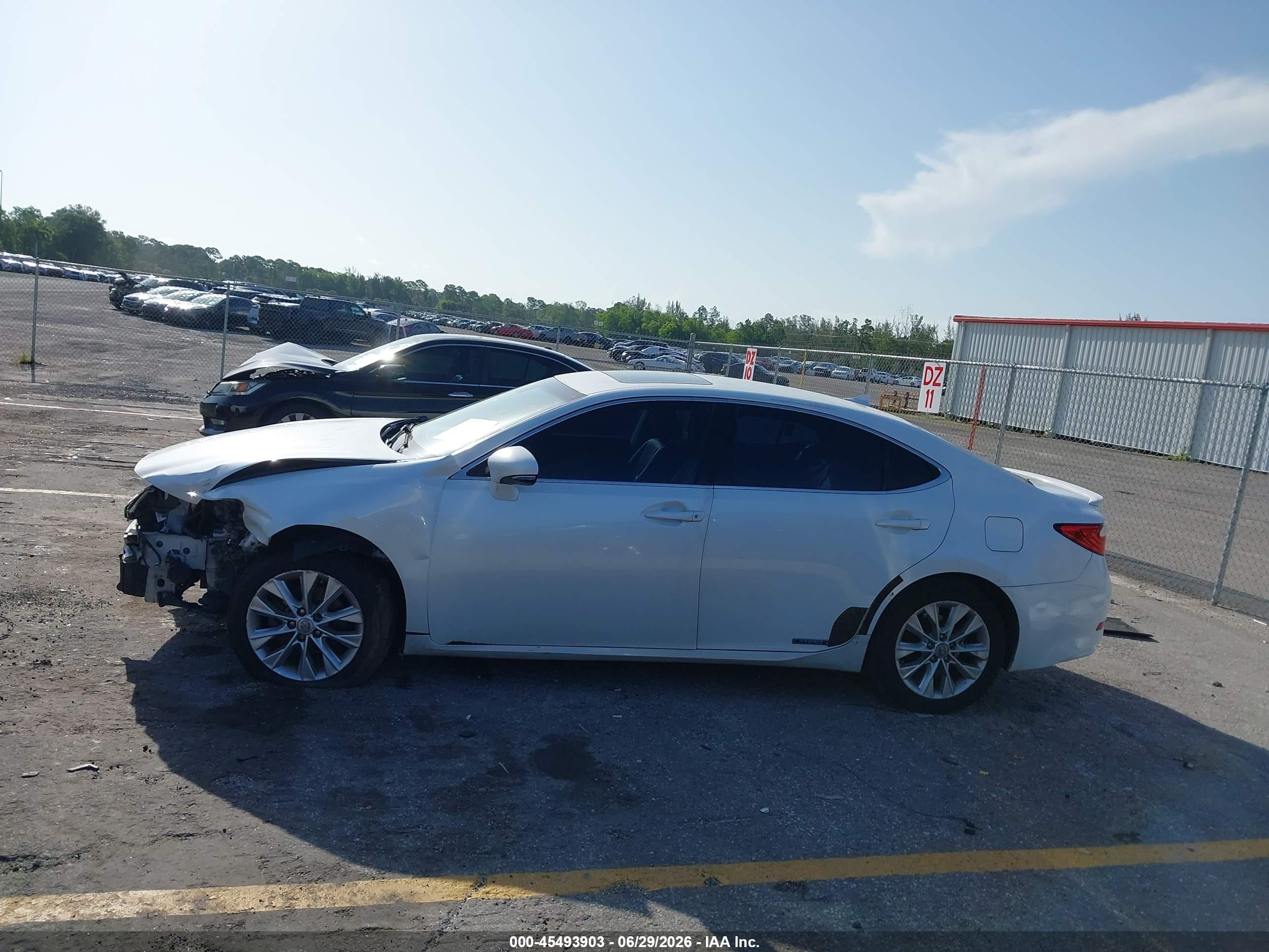 2013 Lexus Es 300h   Белый vin: JTHBW1GG2D2008738