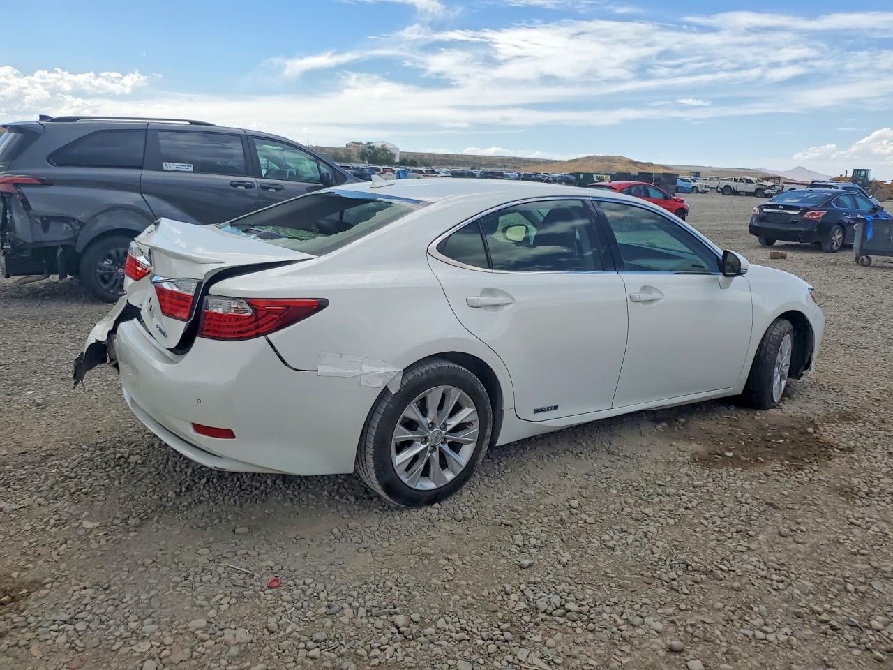 2013 Lexus Es 300h White vin: JTHBW1GG2D2010134