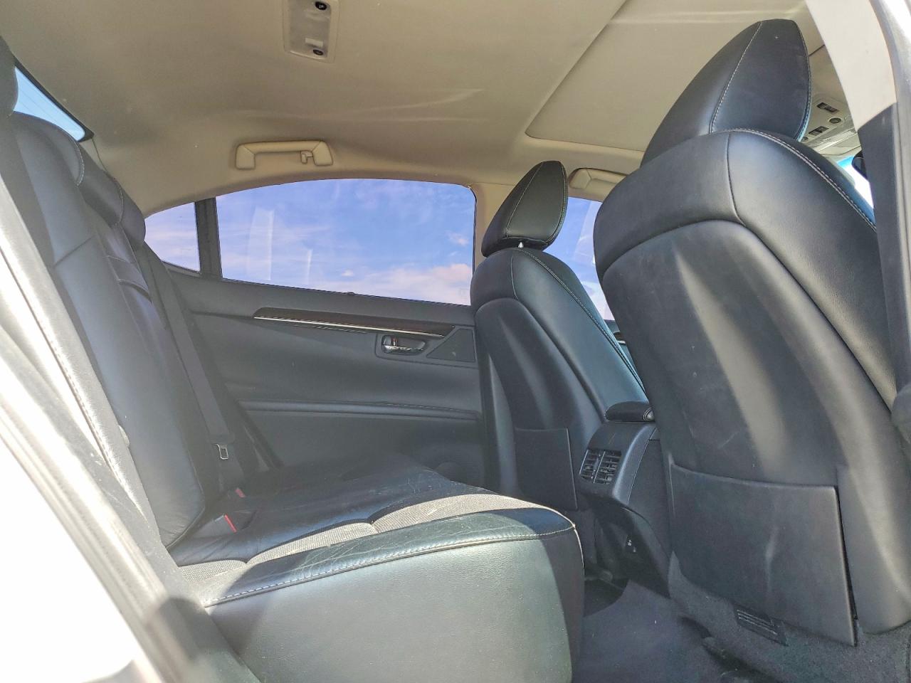 2013 Lexus Es 300h Silver vin: JTHBW1GG2D2010487