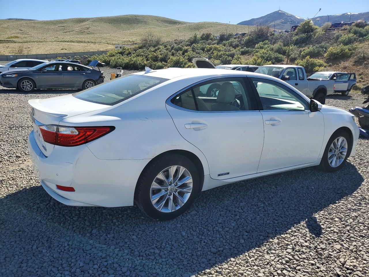 2013 Lexus Es 300h Base White vin: JTHBW1GG2D2012191