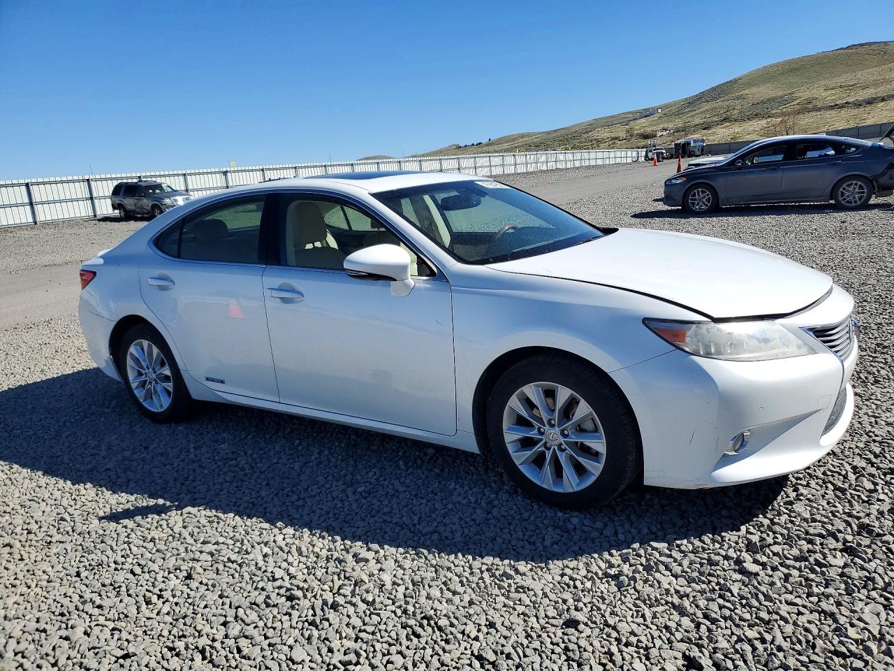 2013 Lexus Es 300h Base White vin: JTHBW1GG2D2012191