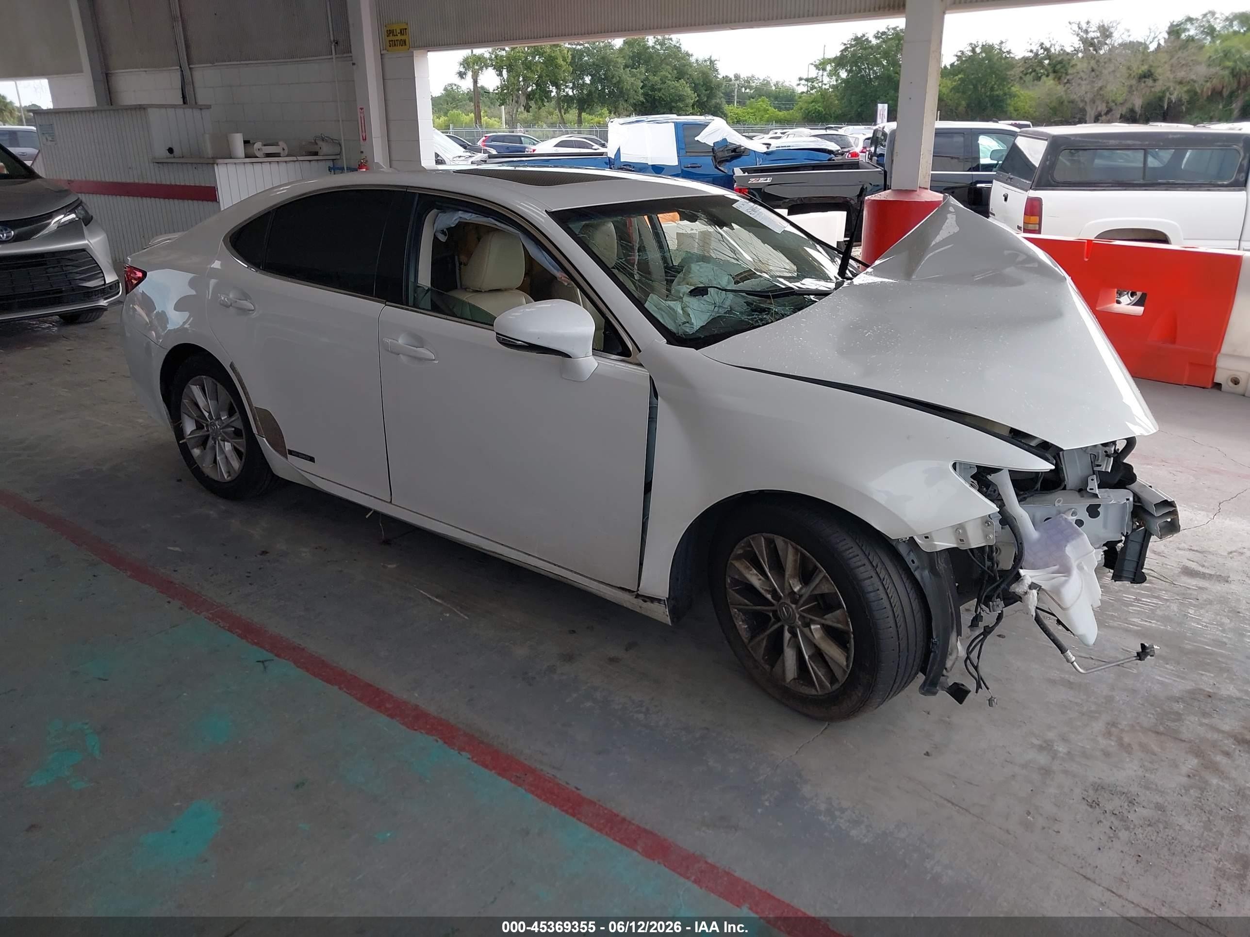 2013 Lexus Es 300h   White vin: JTHBW1GG2D2028276