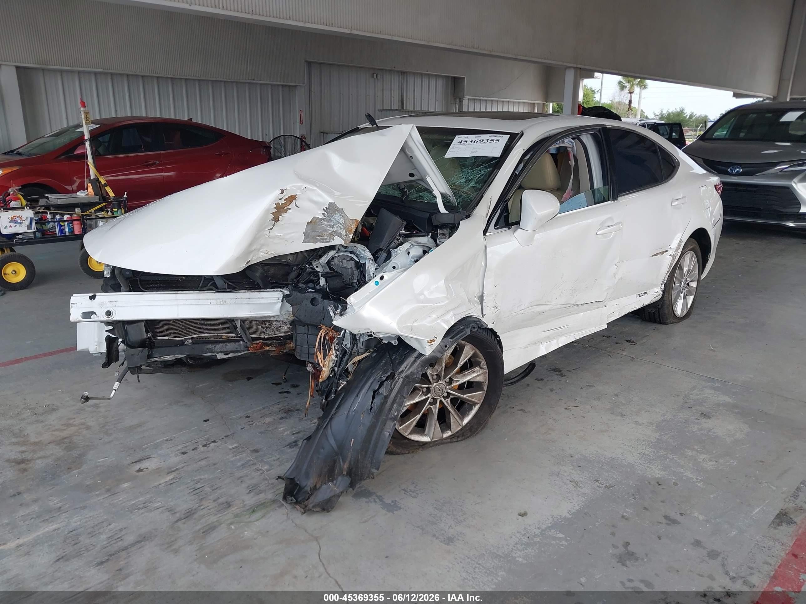 2013 Lexus Es 300h   White vin: JTHBW1GG2D2028276
