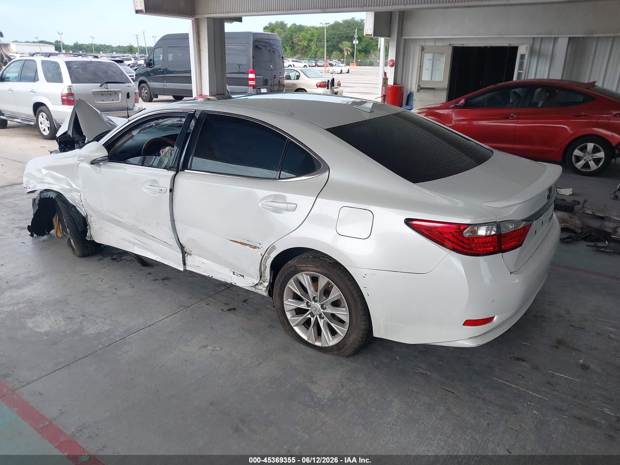 2013 Lexus Es 300h   White vin: JTHBW1GG2D2028276