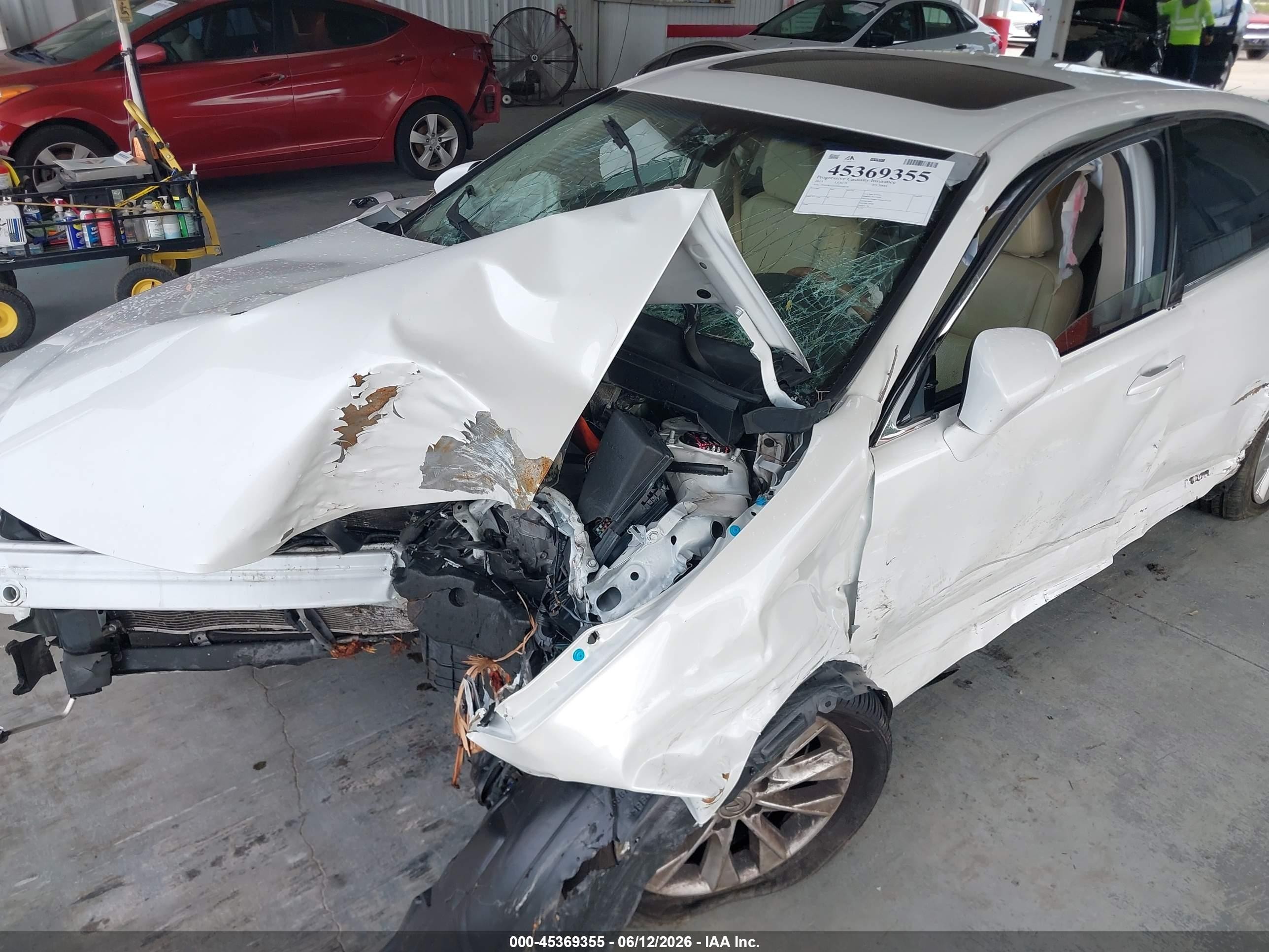 2013 Lexus Es 300h   White vin: JTHBW1GG2D2028276