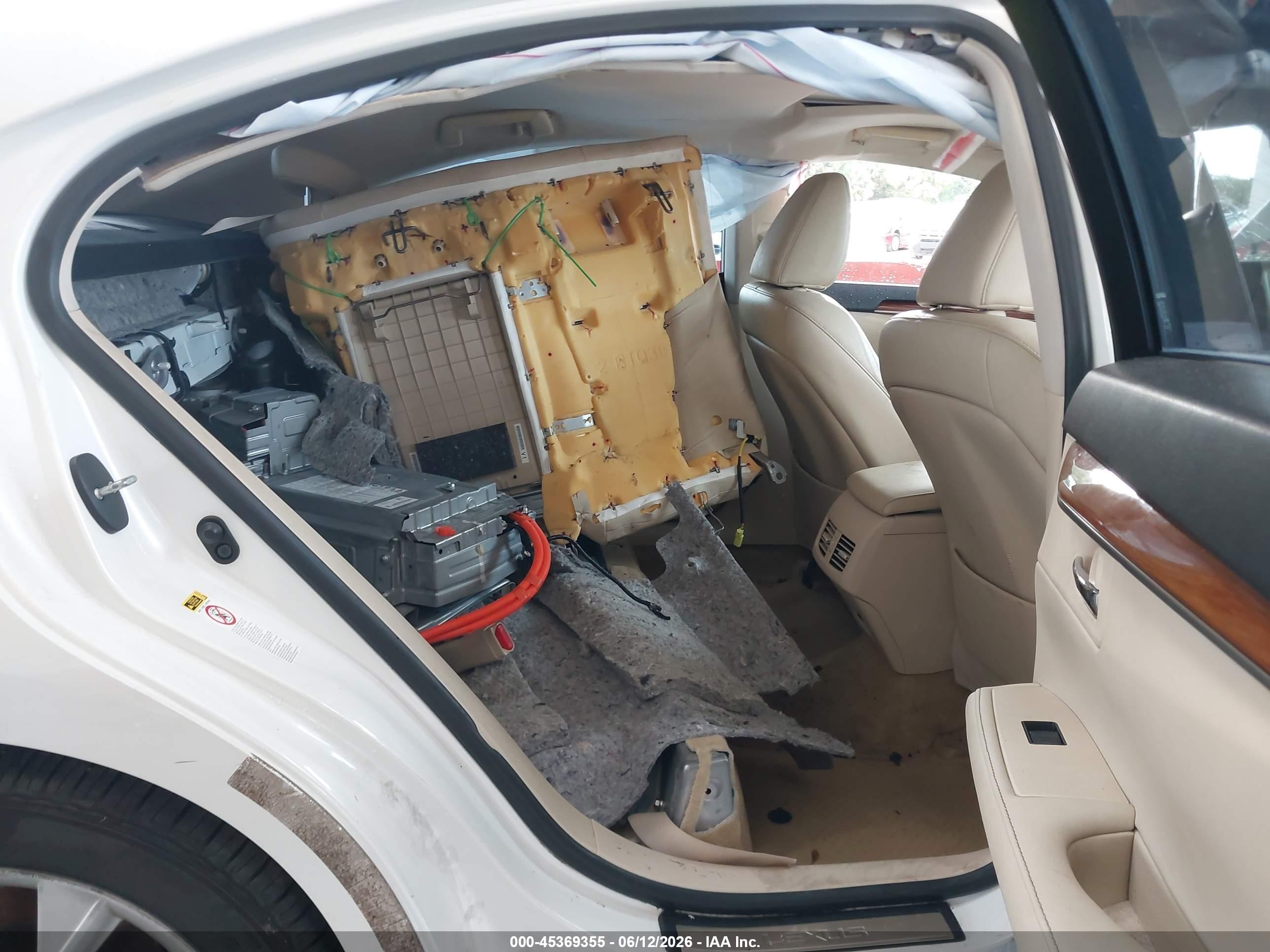 2013 Lexus Es 300h   White vin: JTHBW1GG2D2028276