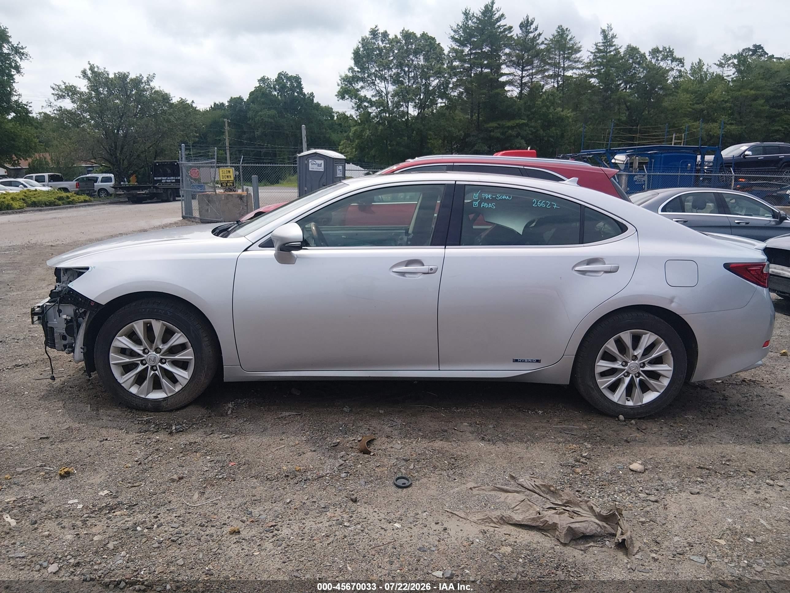 2013 Lexus Es 300h Silver vin: JTHBW1GG2D2032893