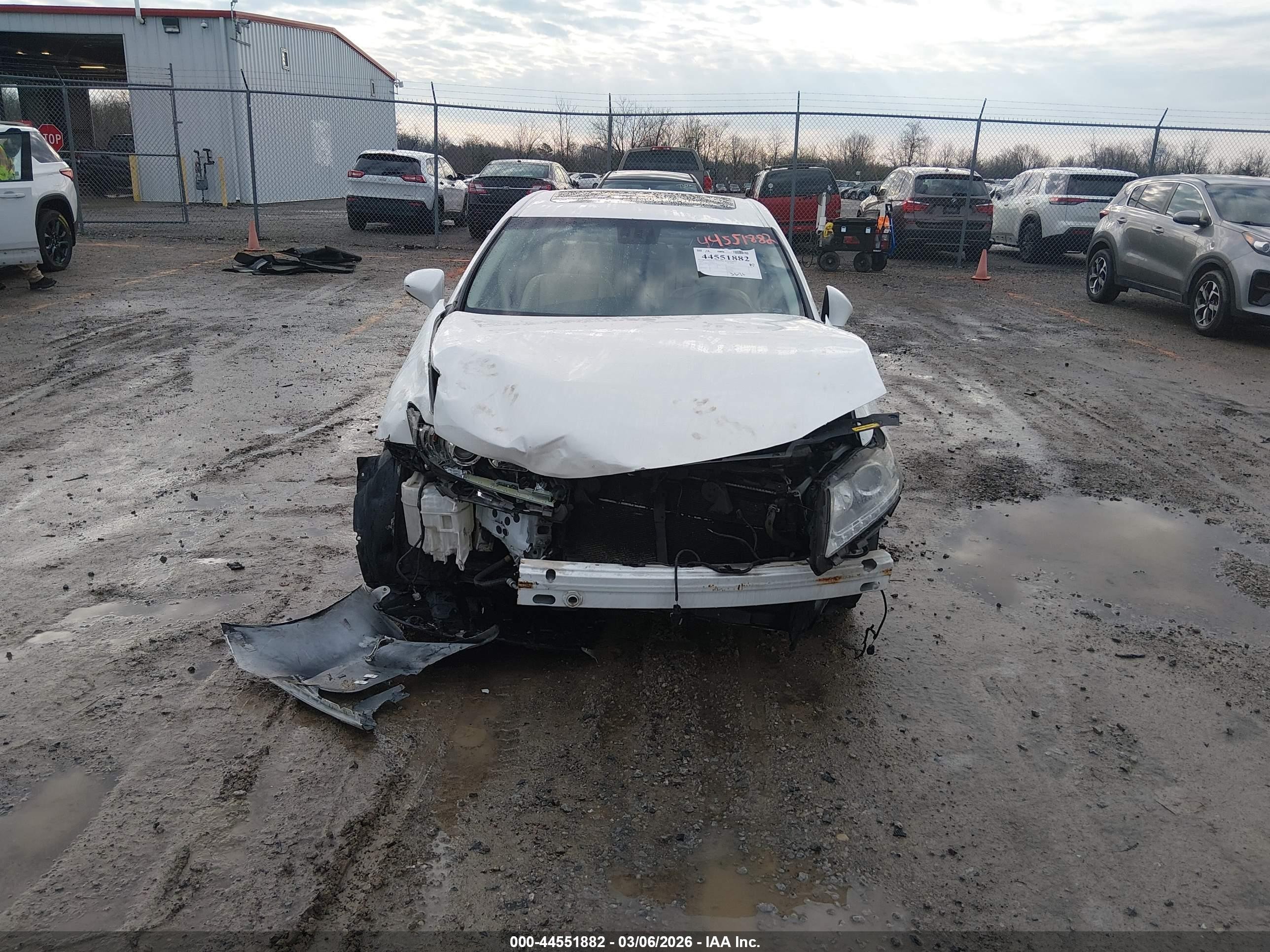 2014 Lexus Es 300h   White vin: JTHBW1GG2E2044706