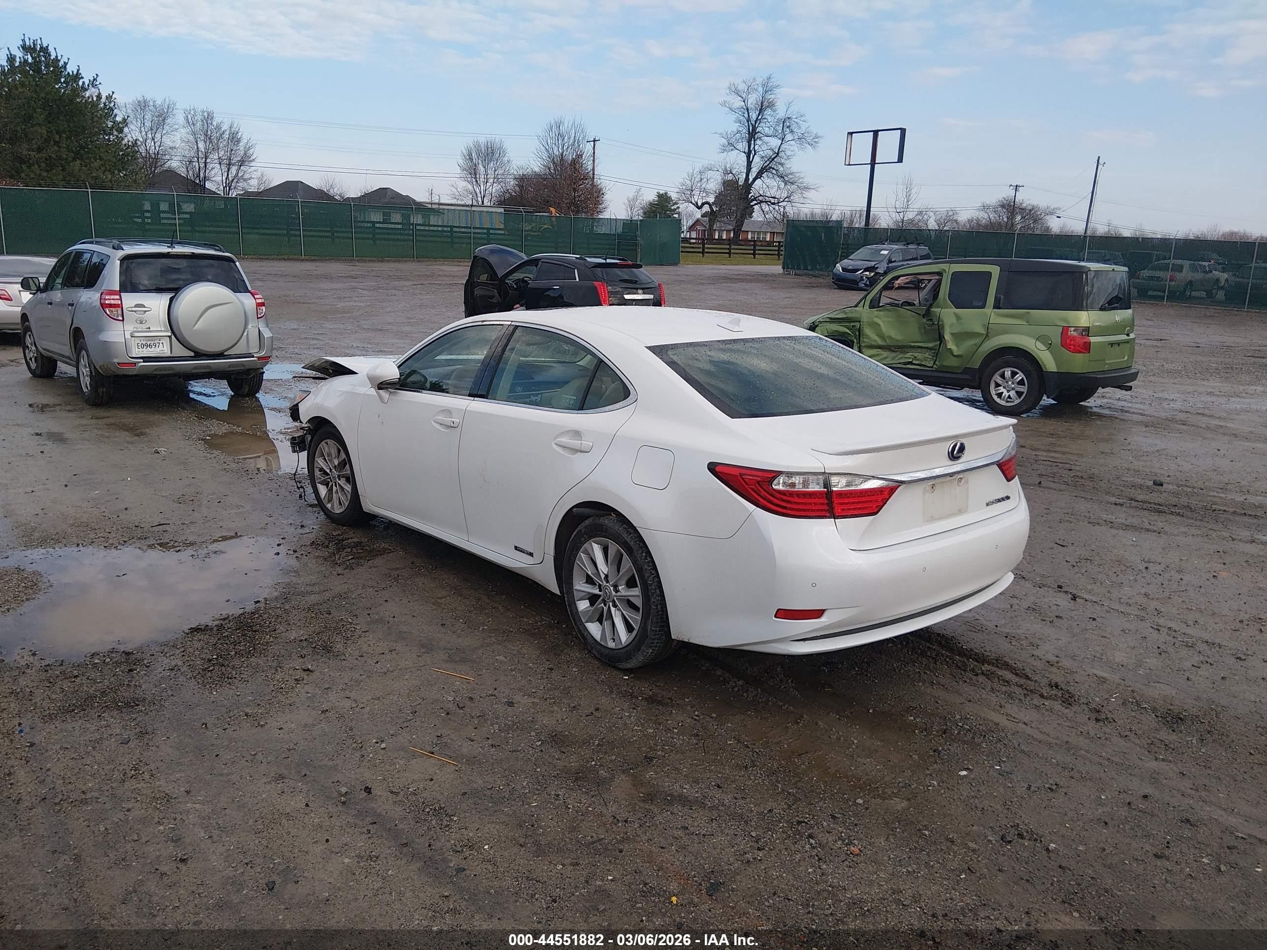 2014 Lexus Es 300h   White vin: JTHBW1GG2E2044706