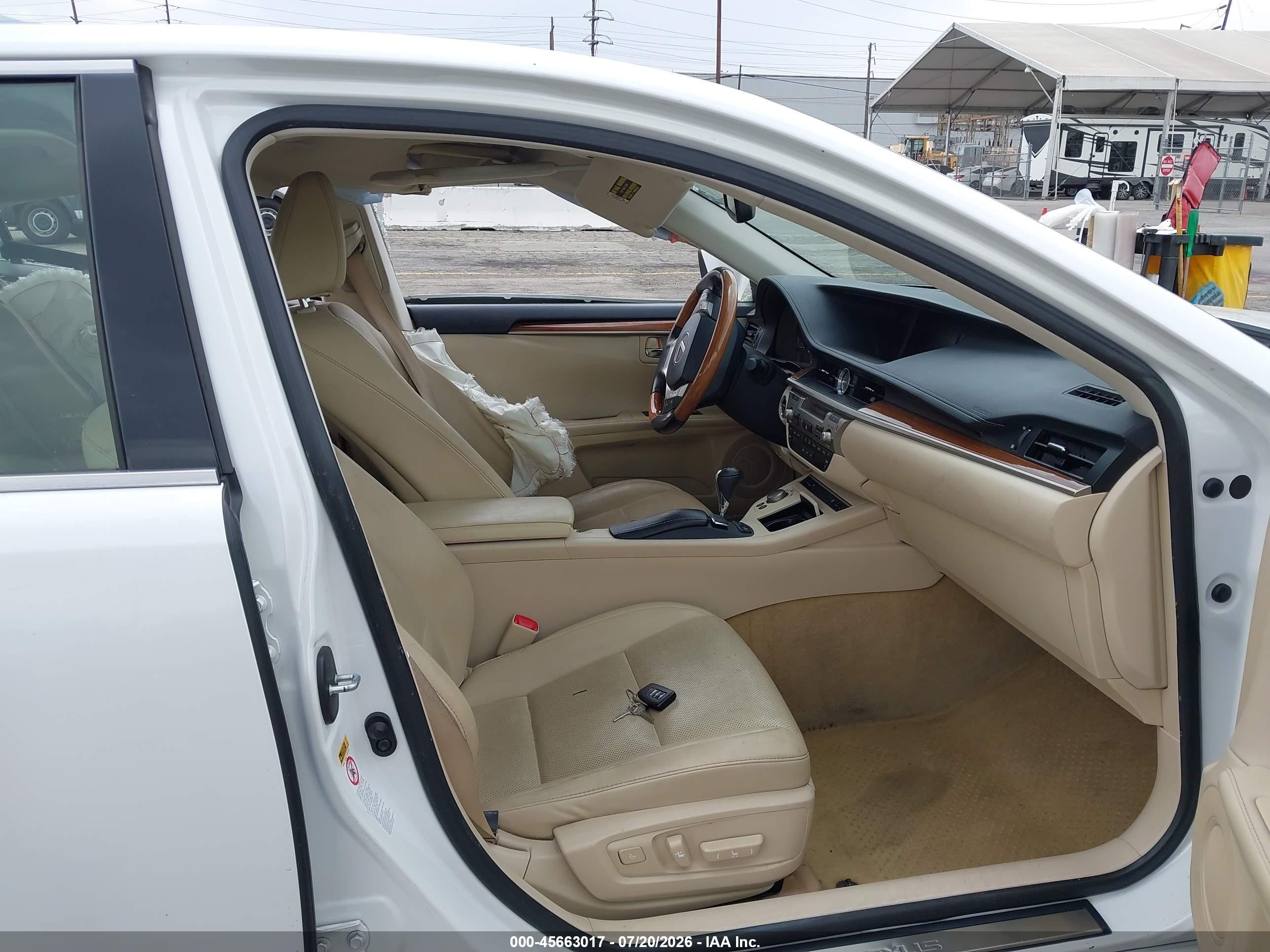 2014 Lexus Es 300h White vin: JTHBW1GG2E2066026