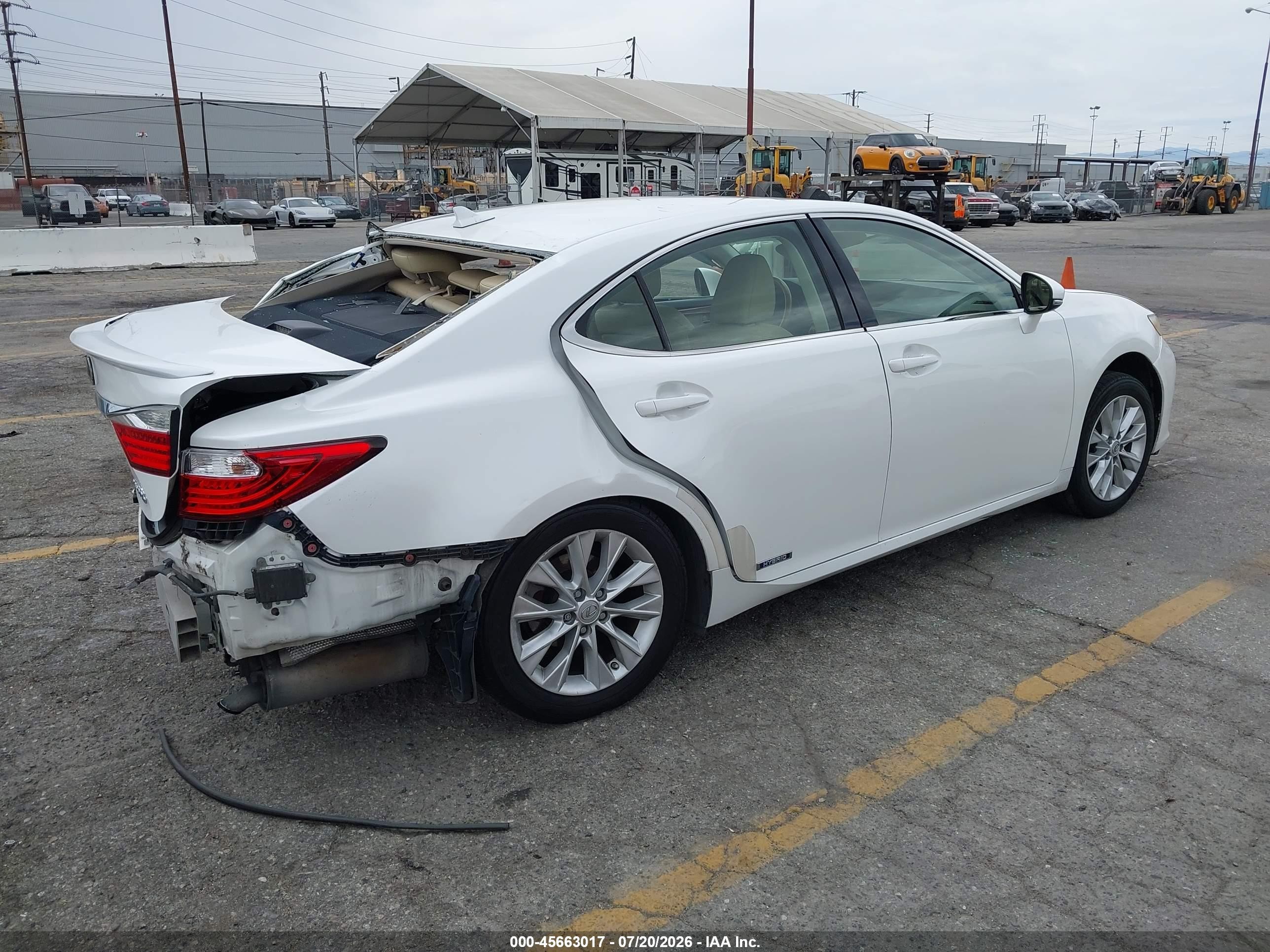 2014 Lexus Es 300h White vin: JTHBW1GG2E2066026