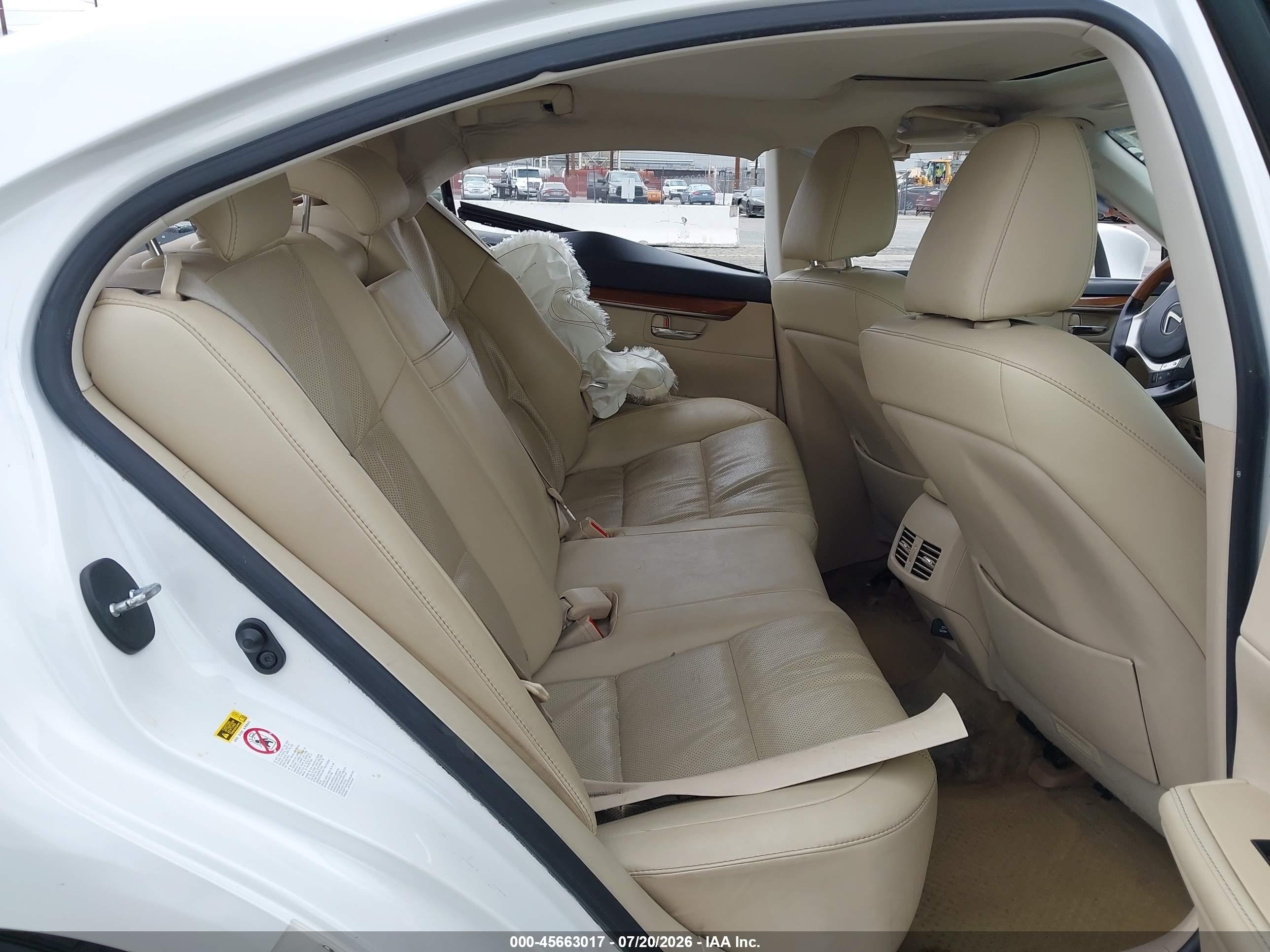 2014 Lexus Es 300h White vin: JTHBW1GG2E2066026